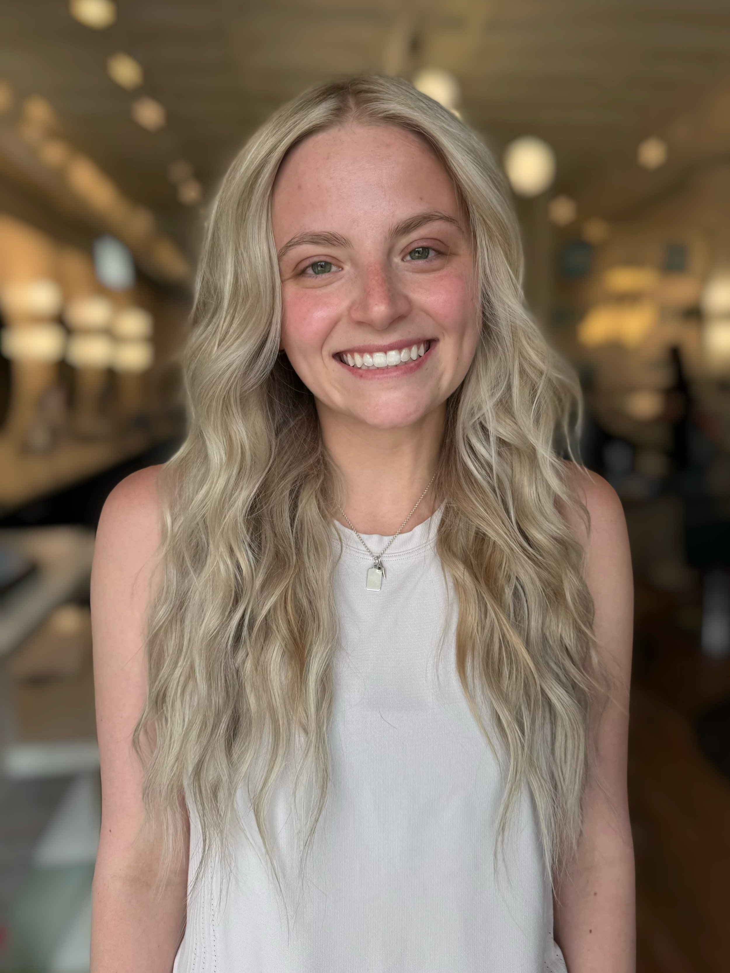 A fresh highlight and one row of 22&rdquo; extensions for this soon to be bride! 
&bull;
&bull;
&bull;
#royaloakhairstylist #Redken #hairextensions