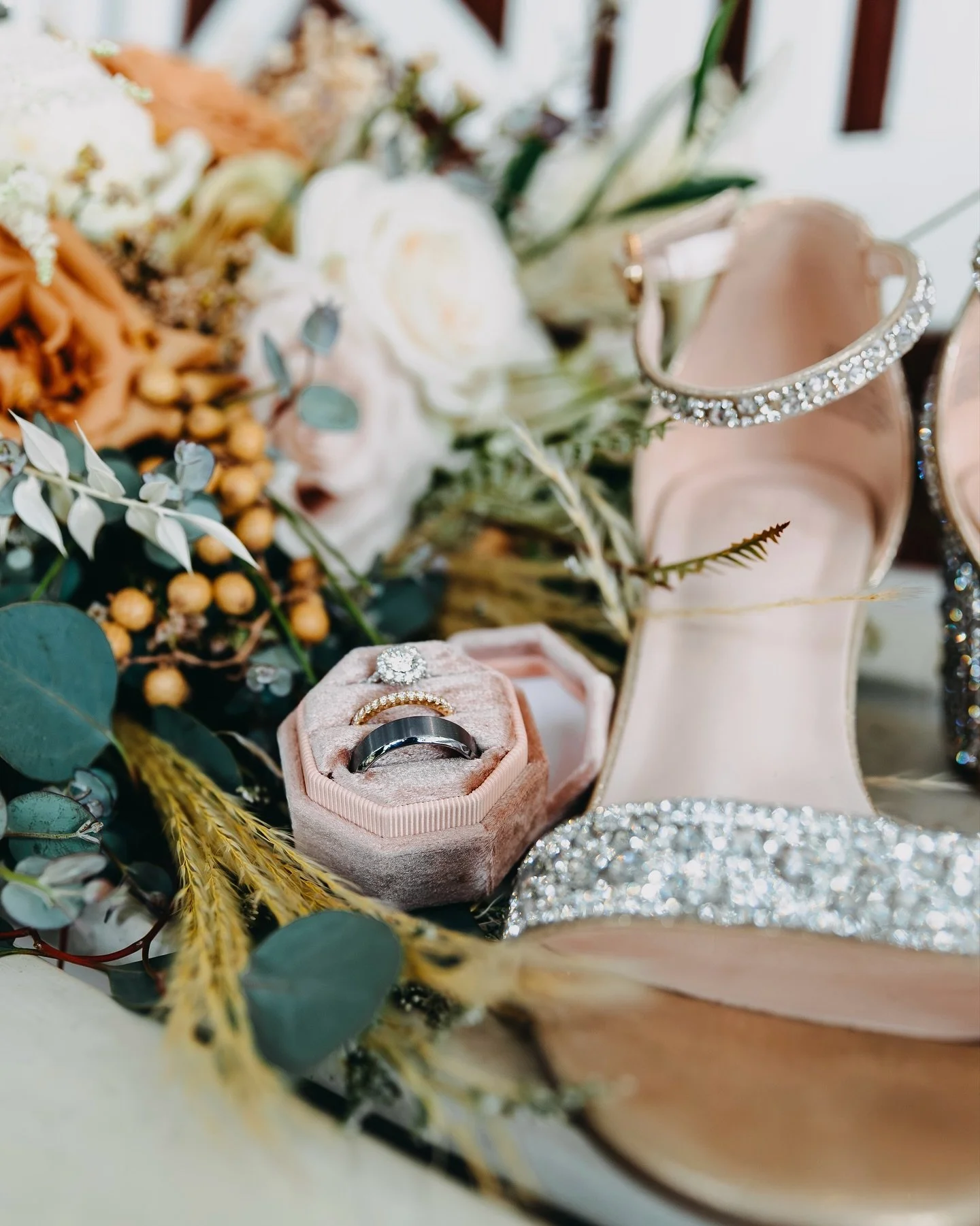 Talia &amp; Hunter &mdash; a handful of details from their California wedding 🌿

📍@redhorsebarn