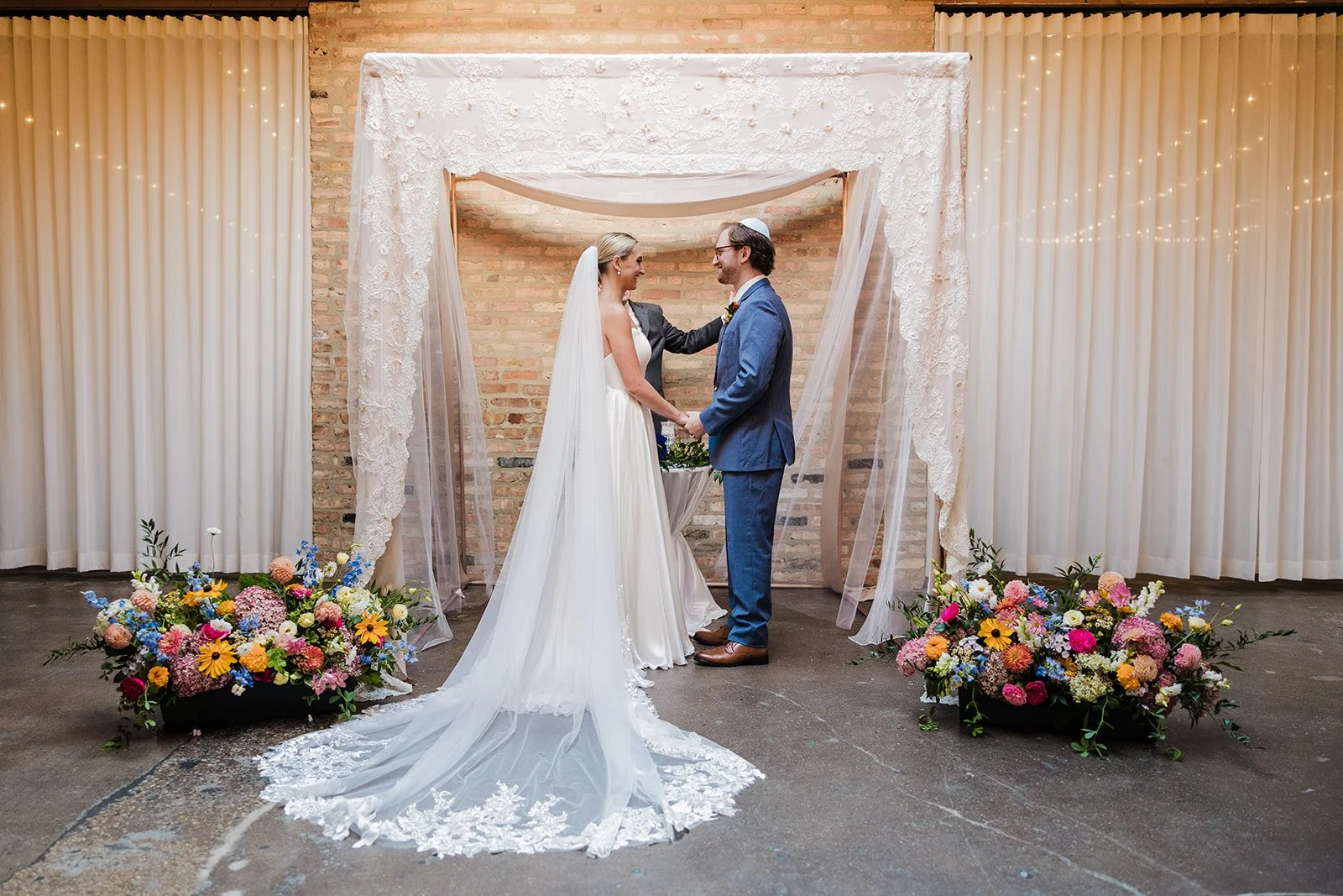 chicago-chuppah-flowers.jpg