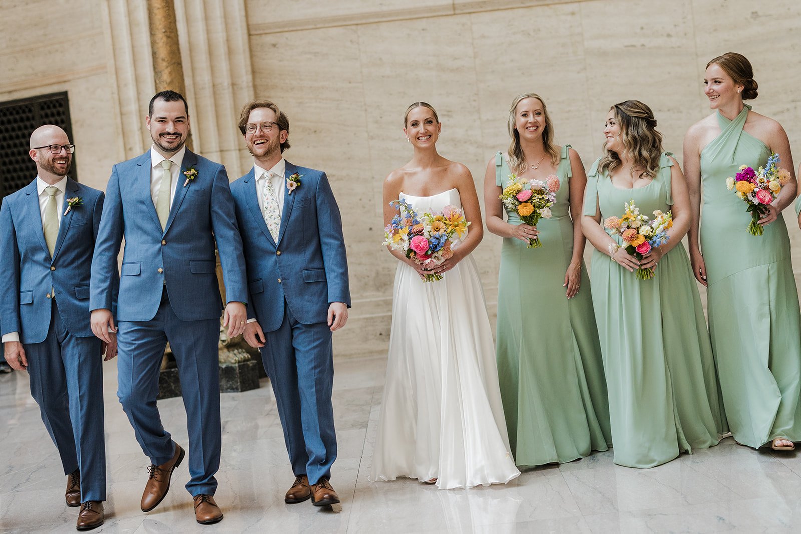 colorful-chicago-wedding-flowers.jpg