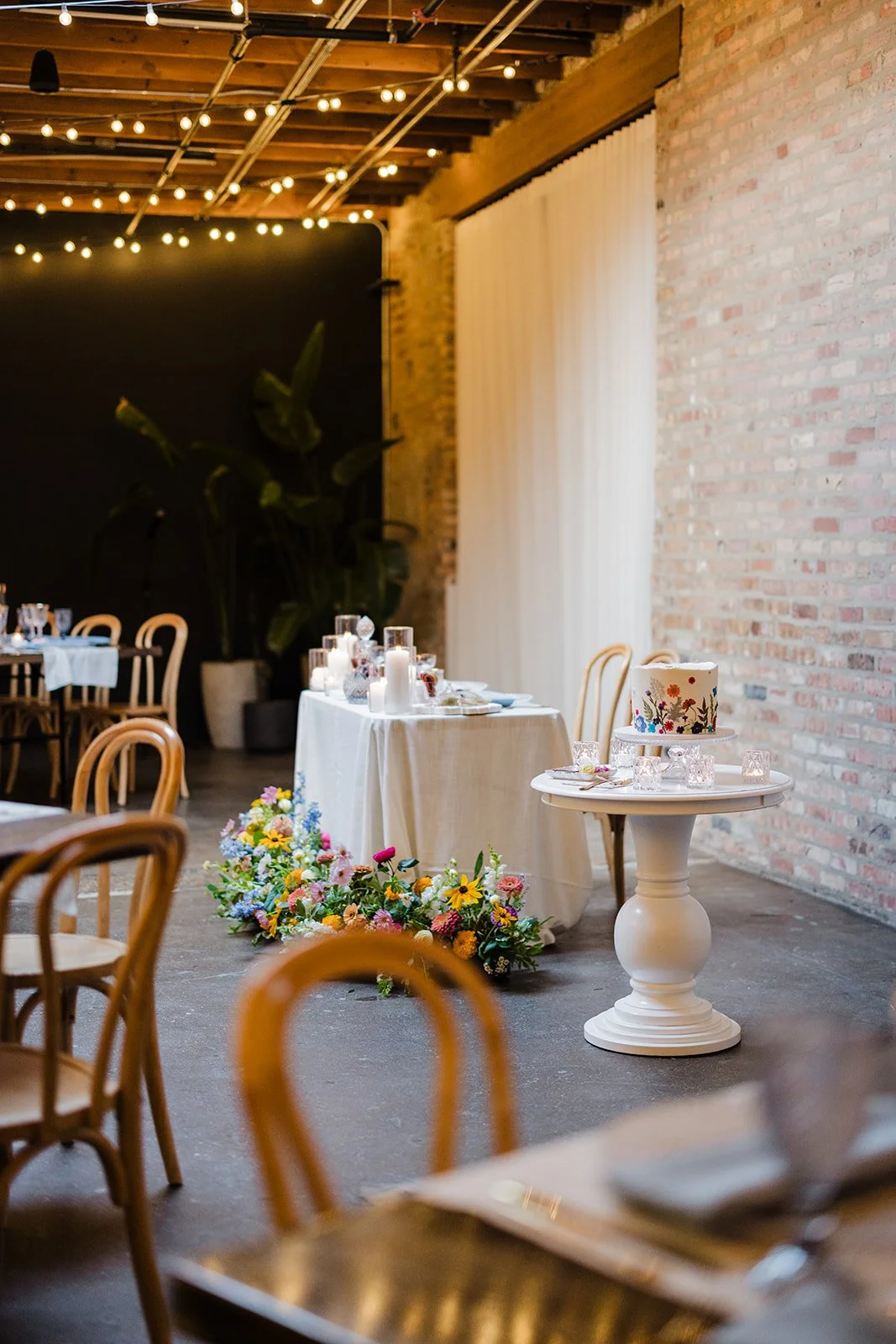 wildflower-sweetheart-table.jpg