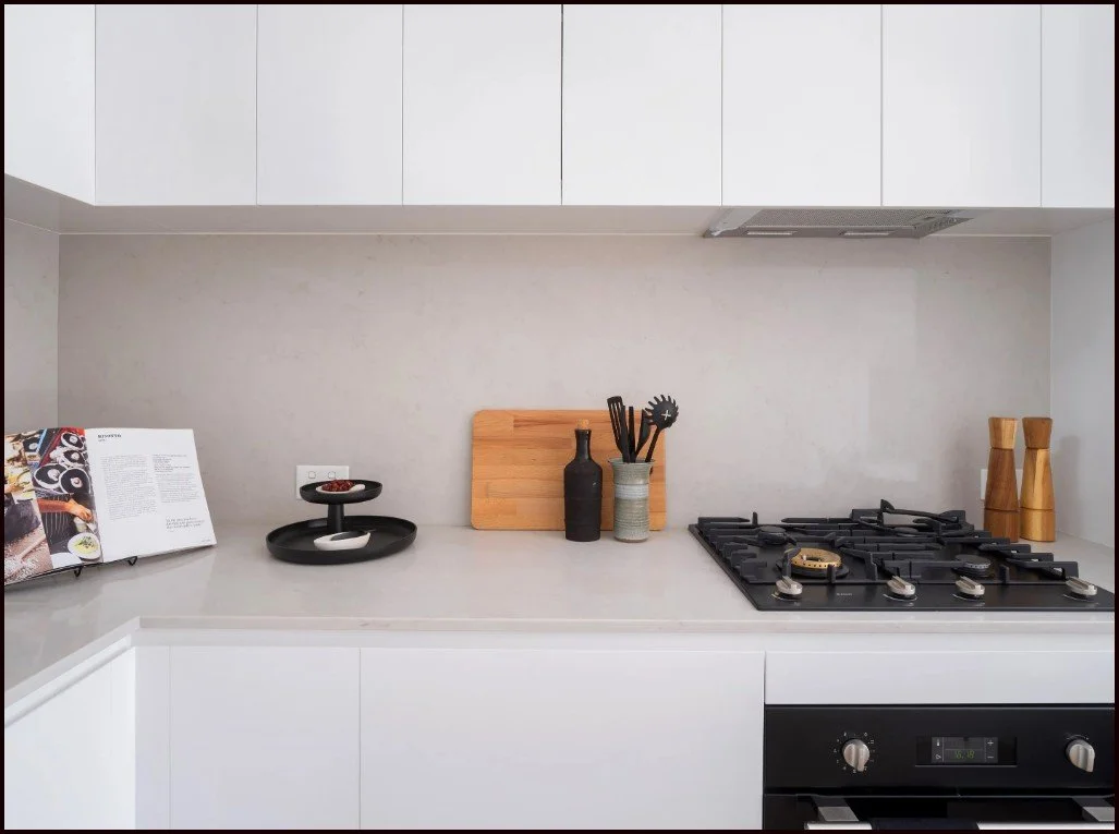 Kitchen 2.jpg