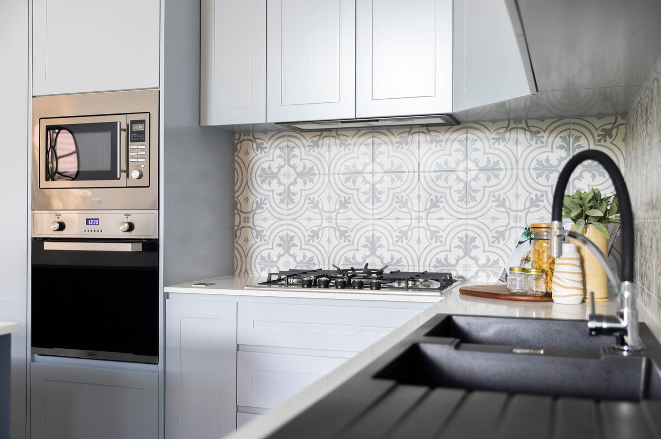 9. Kitchen.png