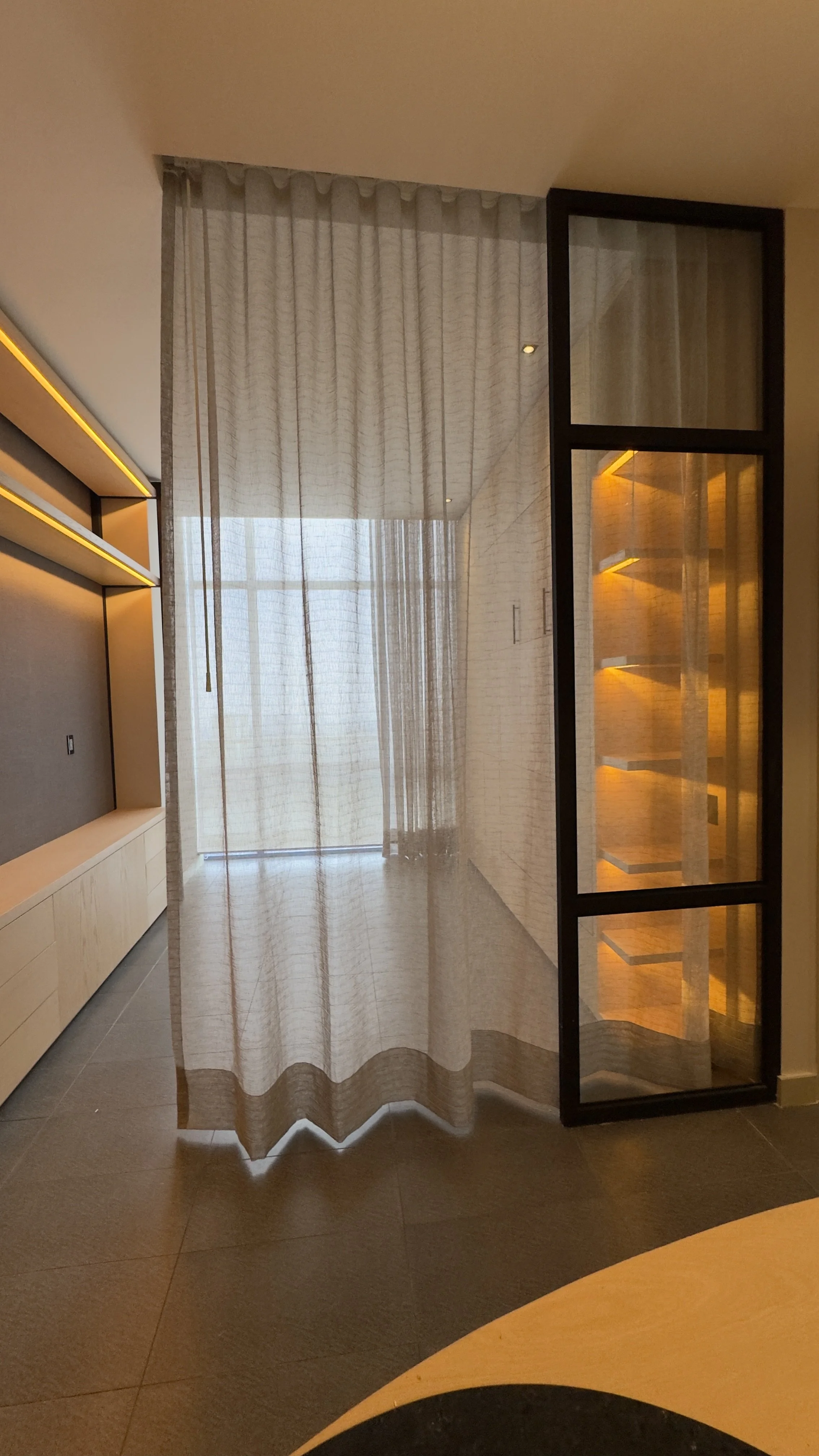  ⁠Persianas, Cortinas y Toldos