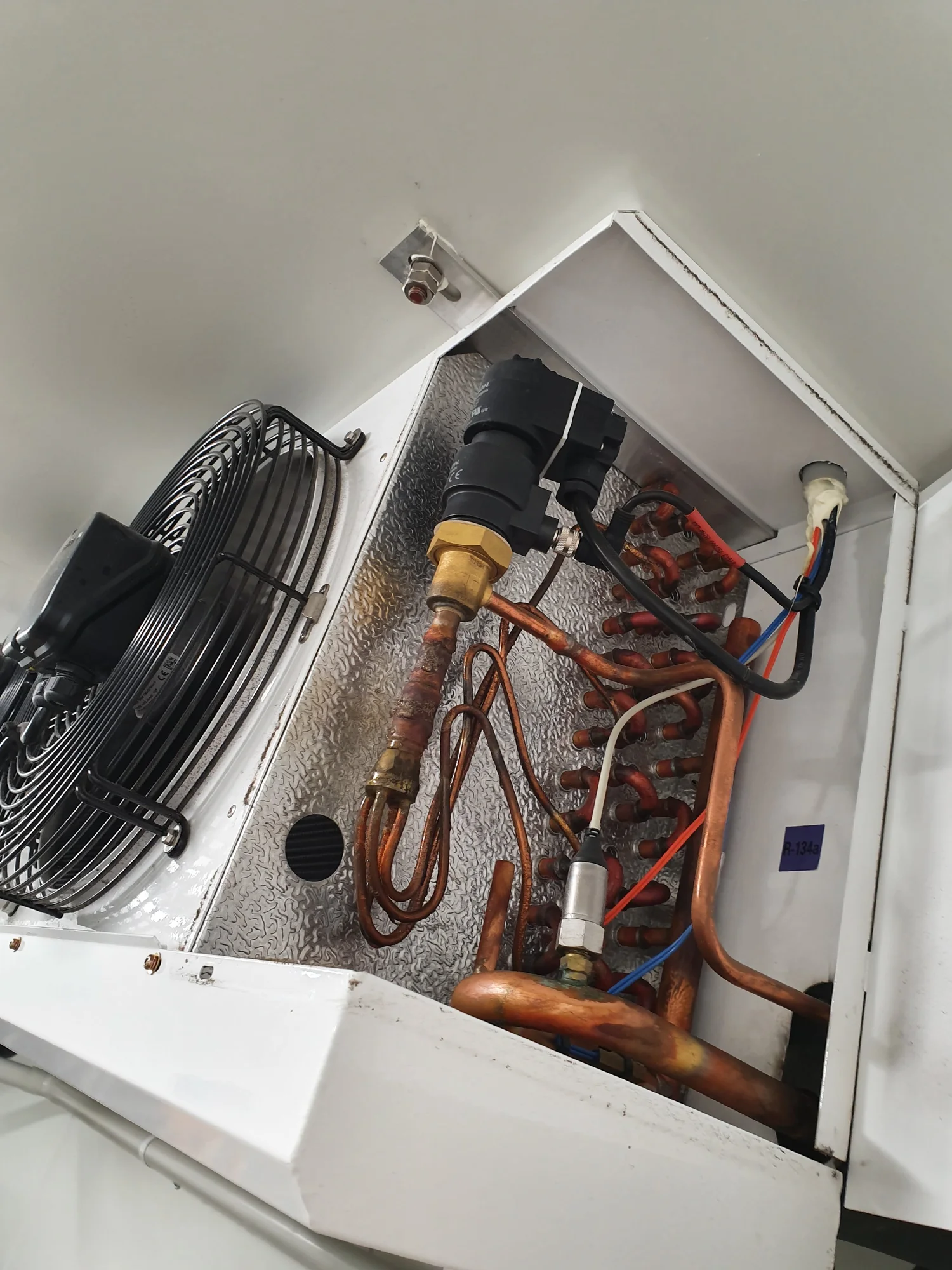 Commercial refrigeration installation and maintenance