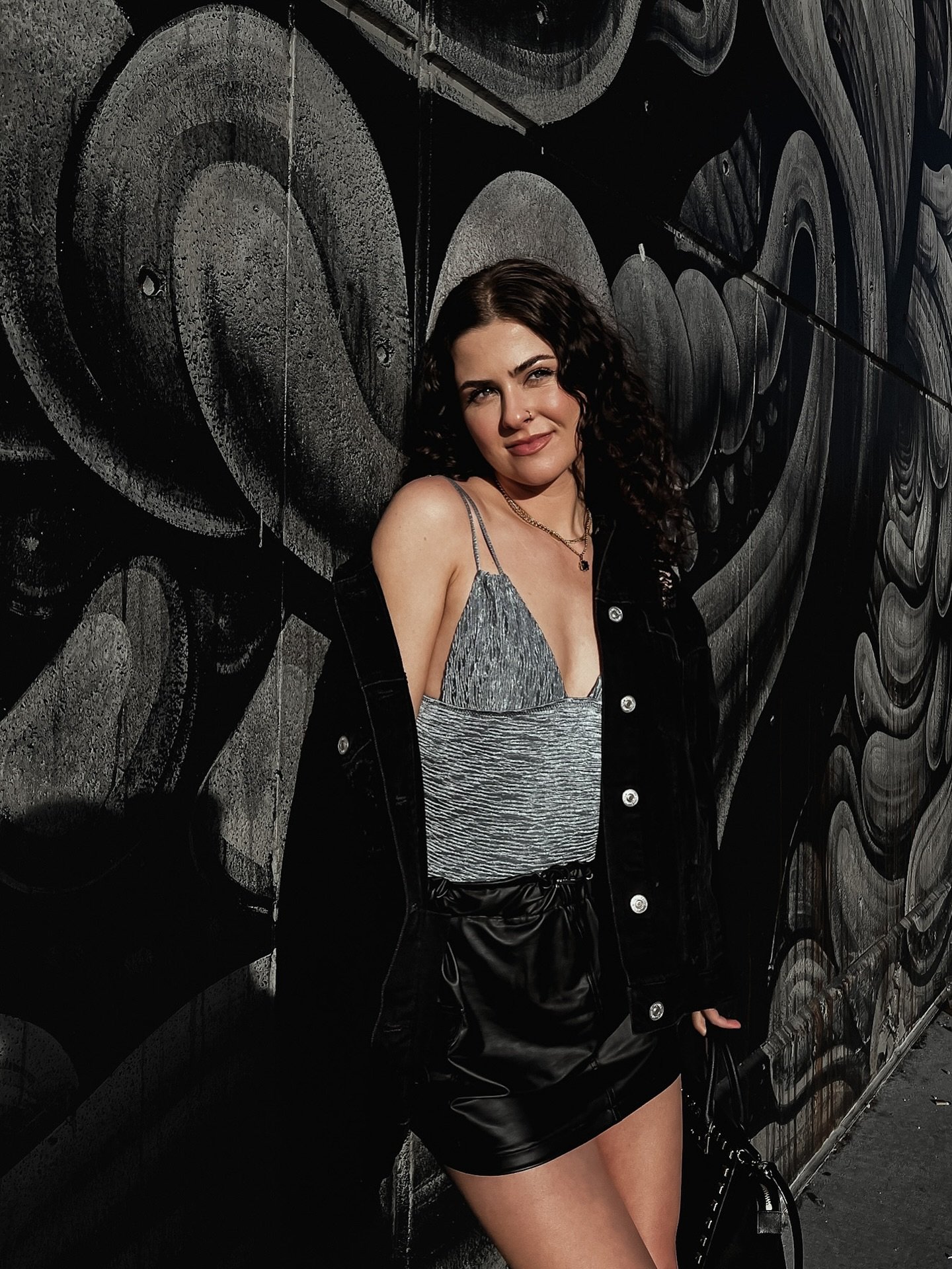 Concrete, color, and creativity collide in Denver&rsquo;s RiNo Art District. 🌆

#StreetStyle #StreetStylePhotography #UrbanStyle #CityVibes #StreetFashion #StreetLooks #StreetStyleInspo #StreetWearDaily #StreetStylePortrait #CityStyle #UrbanAestheti