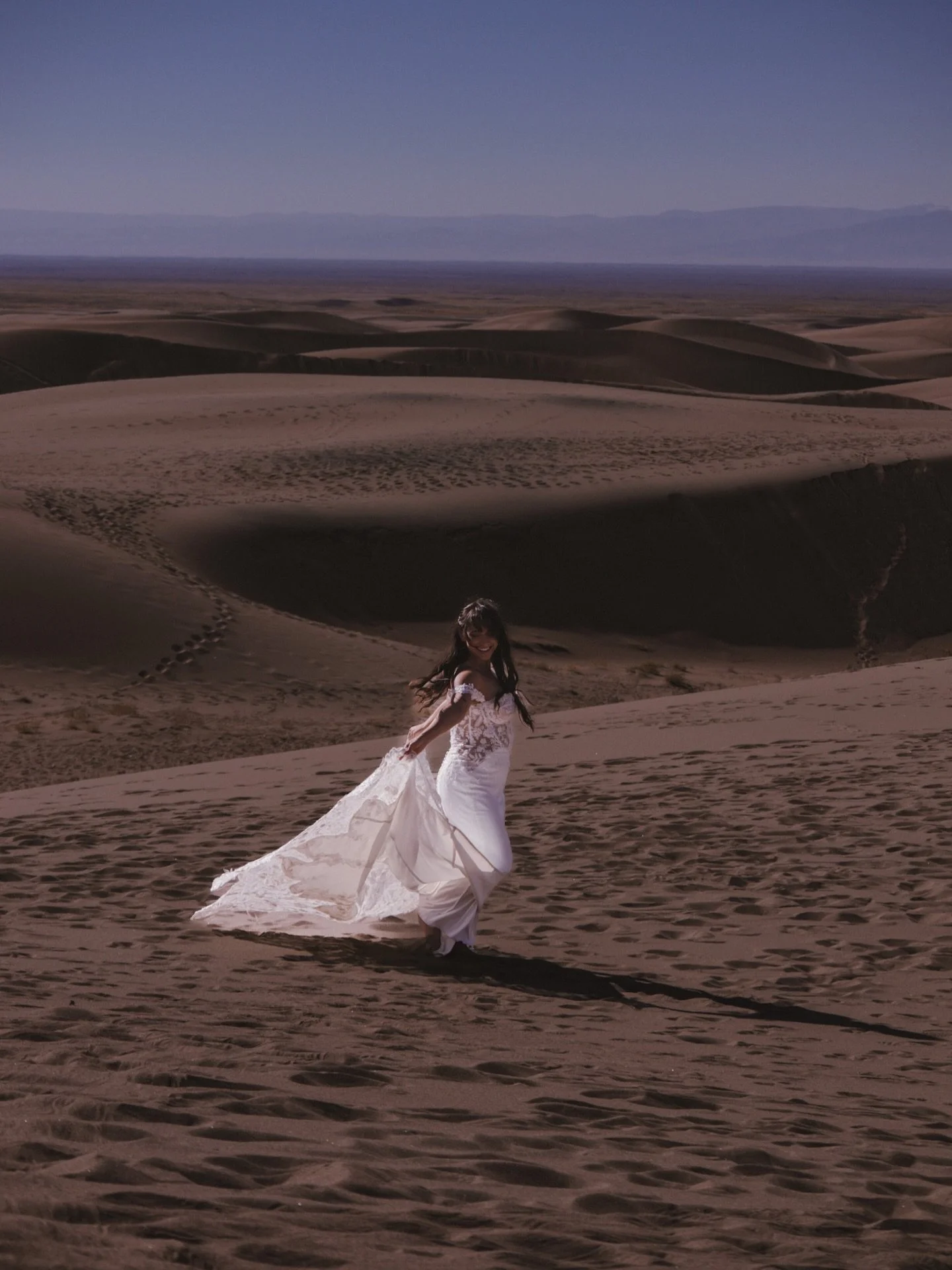 Still can&rsquo;t get over this shoot, it was such a dream 🤍✨

#colorado #coloradophotography #coloradophotographer #coloradosprings #bridal #bridalphotographer #bridalphotography #canon #canonphotographer