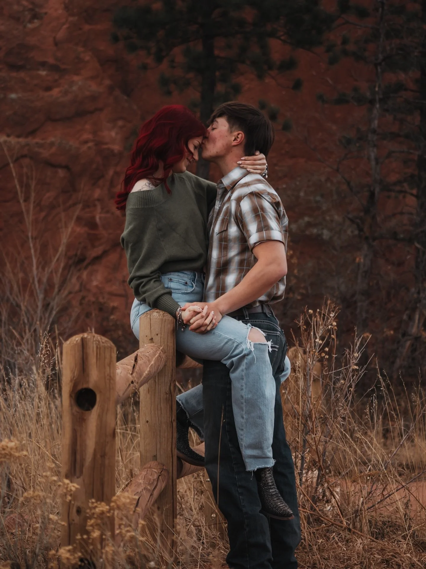 I love capturing the moments in a couples session. So sweet, so much love and it just makes me so happy 💛

#couplesphotography #coloradospringsphotographer #canon
