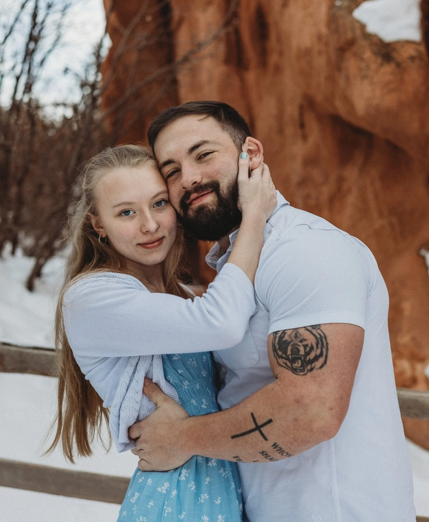 I had so much fun capturing these two together 🤍 ❄️✨

#couplesphotographer #coloradospringsphotographer #canonr8