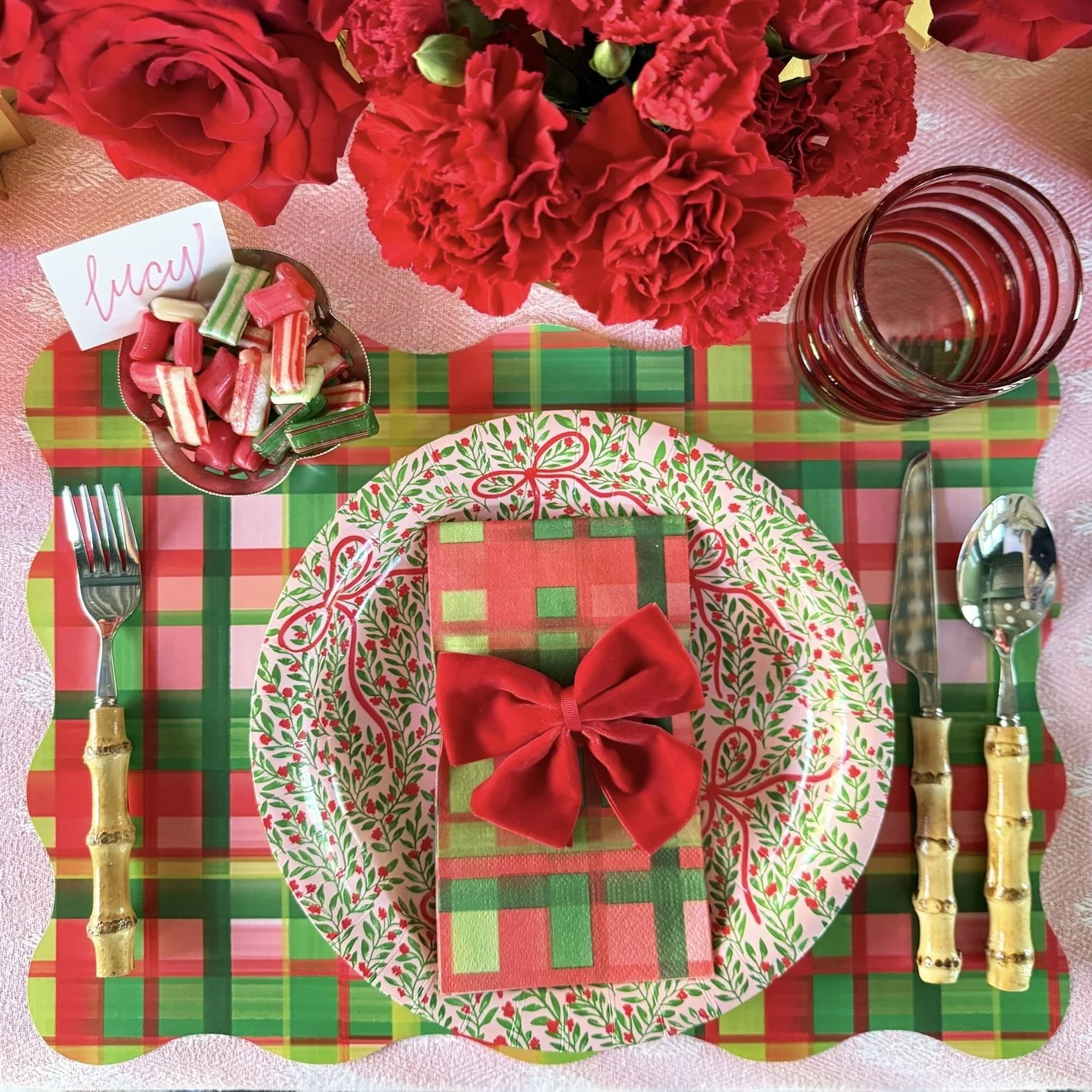 Holiday Plaid Scalloped Paper Placemats