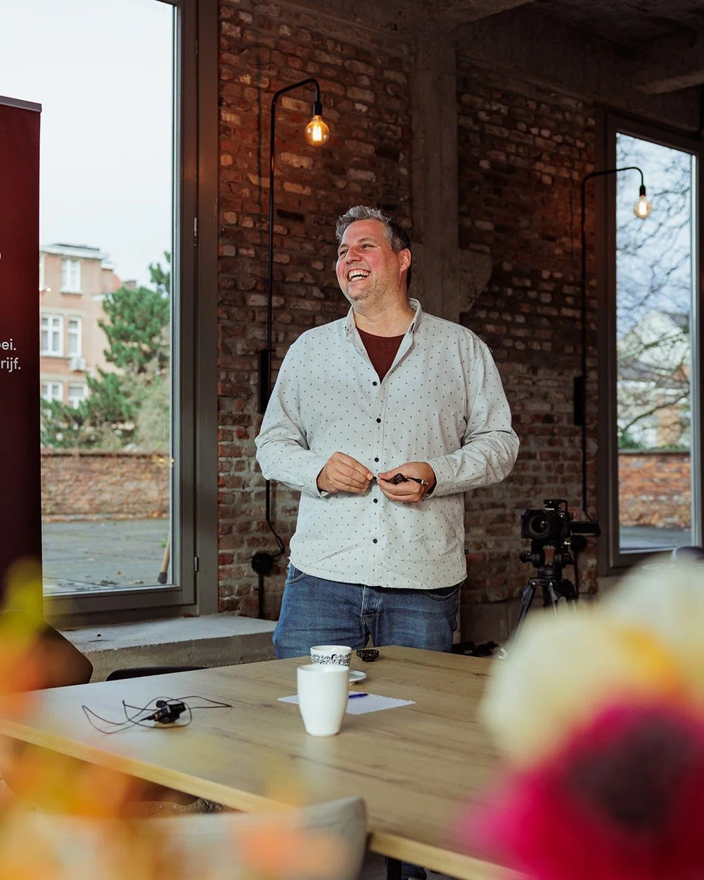 Niet elke dag hoeft een "contentdag" te zijn..

Soms kan het er in mijn hoofd niet meer bij,
ook niet in mijn agenda,
mijn focus ligt gewoon ergens anders nu.

Maar dat is ook ondernemen.
Kiezen waar je aandacht naartoe gaat.

Soms eens nie