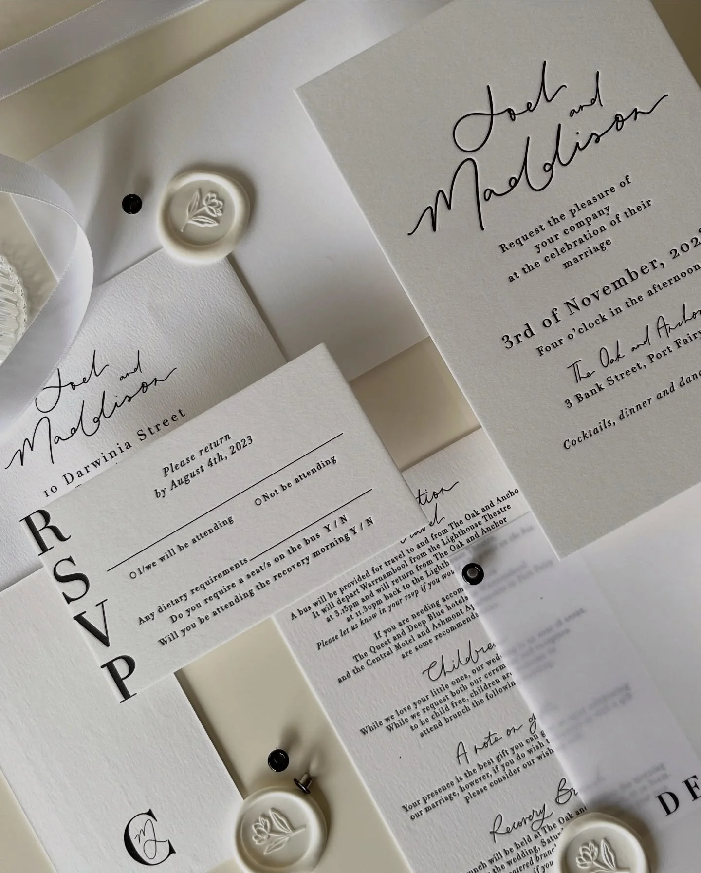 Have you just got engaged and starting to think about wedding invites? I have some new packages for the 2026/2027 season in the works, and will be opening up my bookings again very soon! 

#weddinginvitations #weddinginvite #invitationsuite #weddings