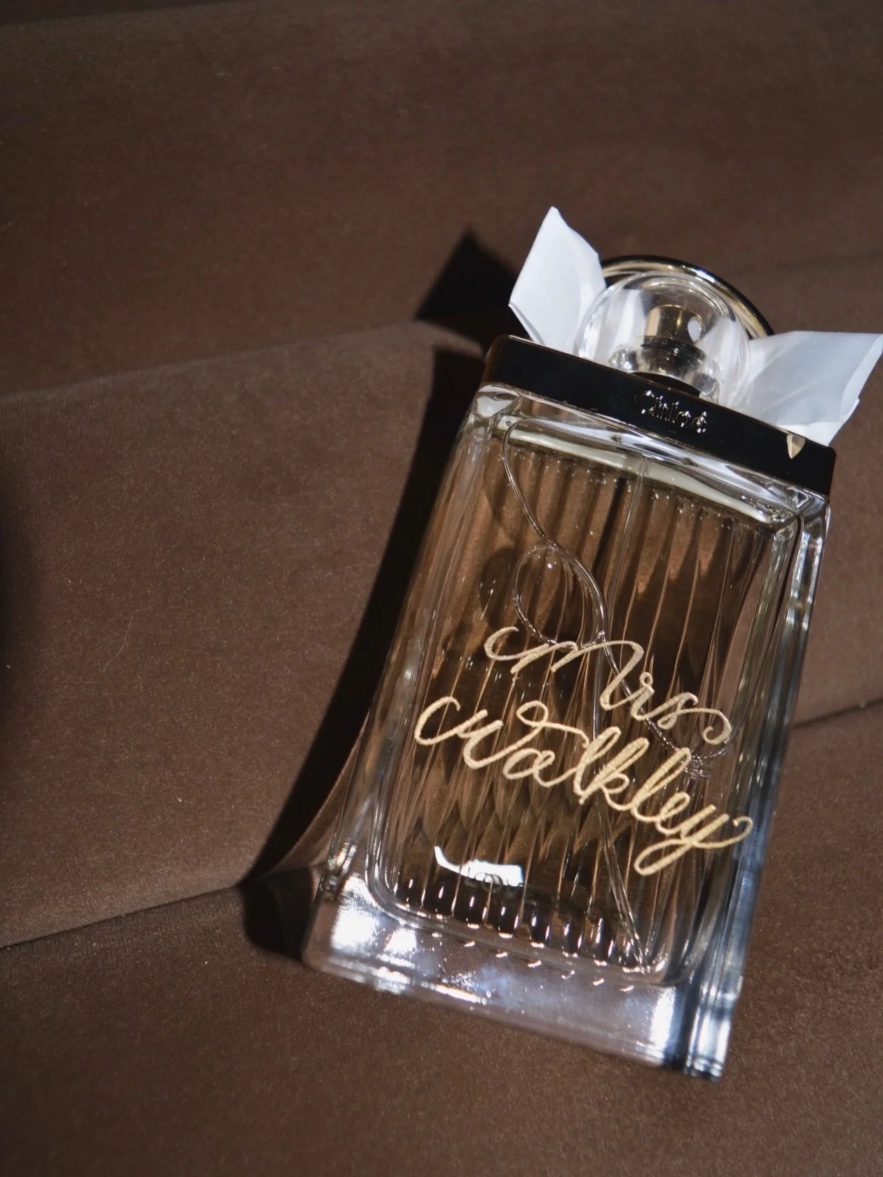 March engraving orders are open! I have a few availabilities each week, so enquire now or purchase perfume orders directly through my website - first in best dressed!

#engraving #bridalperfume #weddinggift #bridegift #gifting