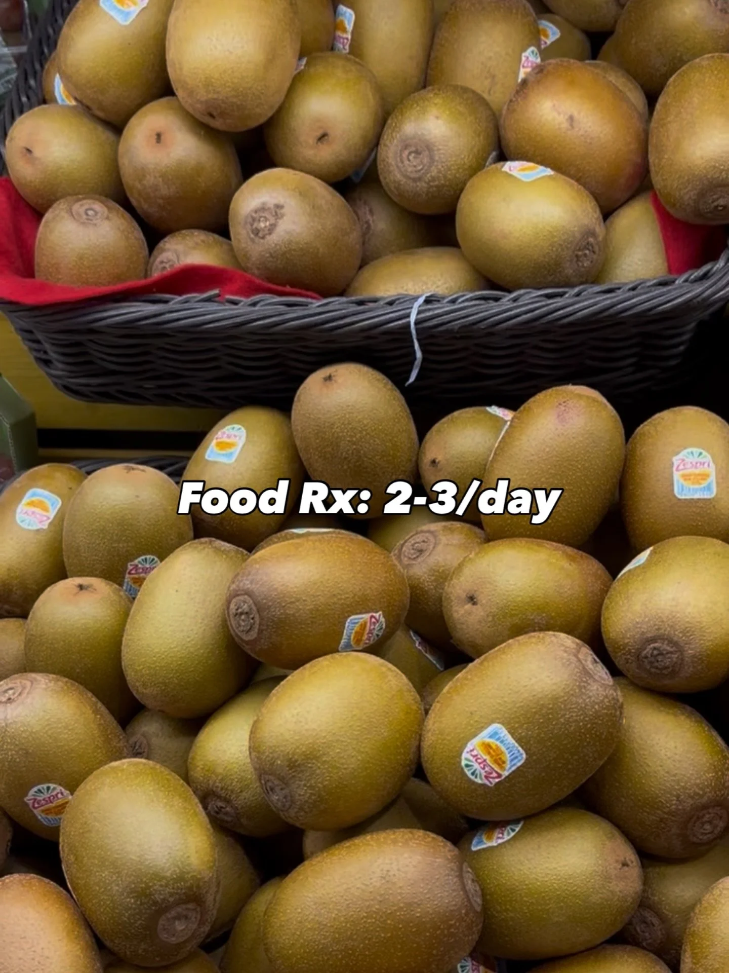 The British Dietetic Association @bda_dietitians recently released evidence-based recommendations for chronic constipation, and kiwis made the list! 🥁

🥝Eating 2-3 kiwis per day are shown to support bowel regularity, thanks to their fiber, enzymes,