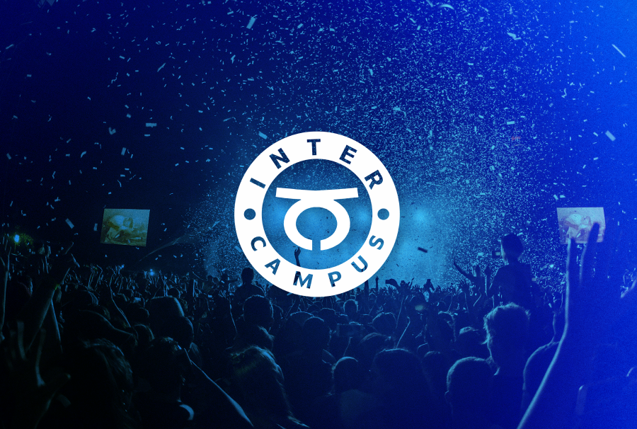Photo de soirée avec le logo INTERCampus