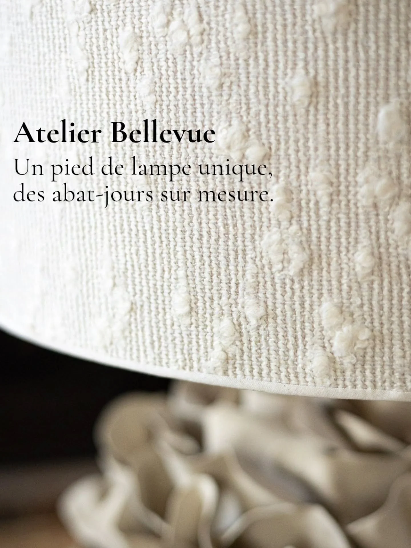 Le tissu est s&eacute;lectionn&eacute; par mes soins, aupr&egrave;s de maisons fran&ccedil;aises reconnues pour leur savoir-faire.

Chaque pi&egrave;ce est confectionn&eacute;e &agrave; partir de tissus haut de gamme, choisis pour leur qualit&eacute;