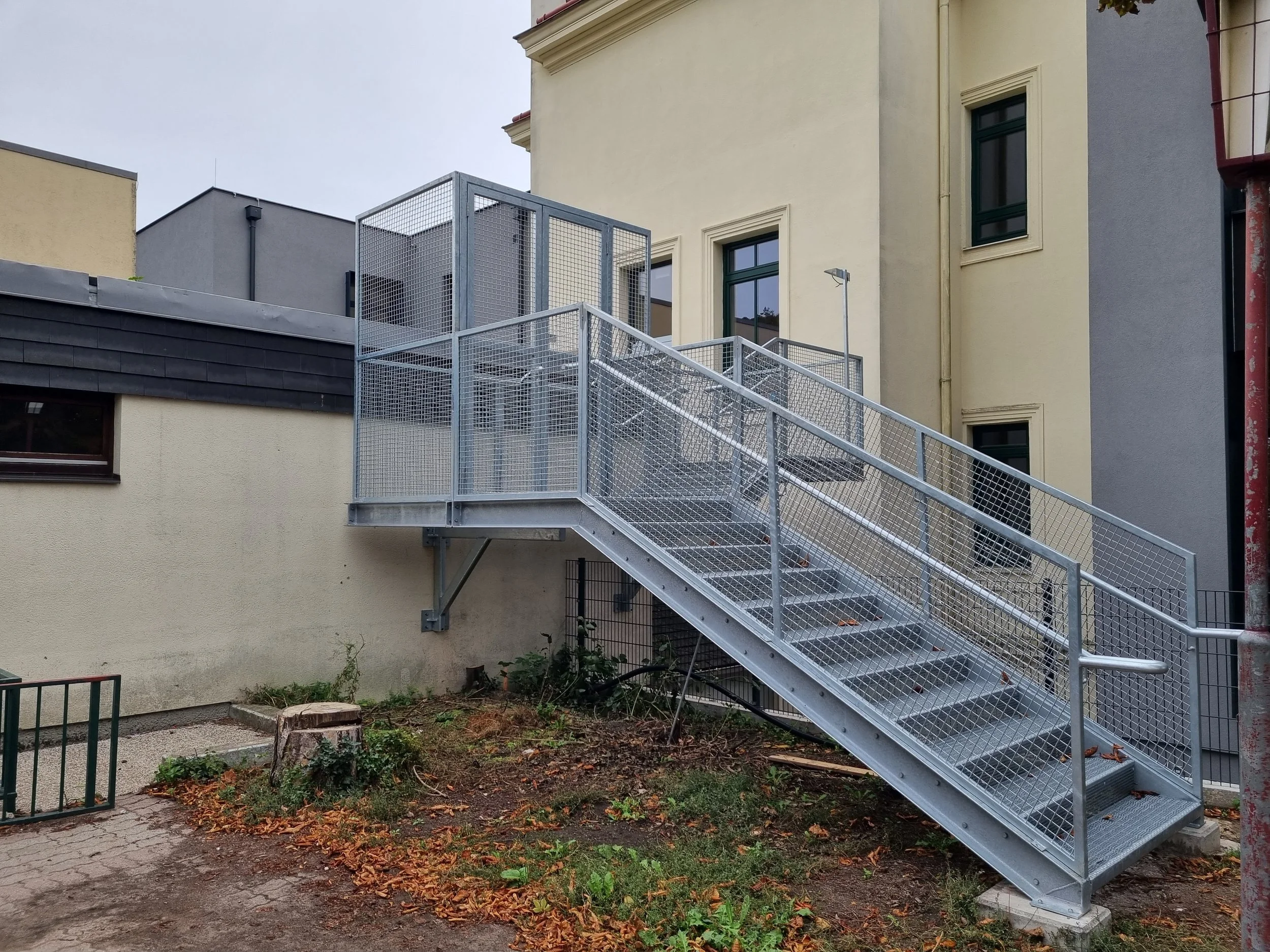 Metalltreppen Anfertigung von MTP Kottingbrunn im Bereich Baden und Wiener Neustadt