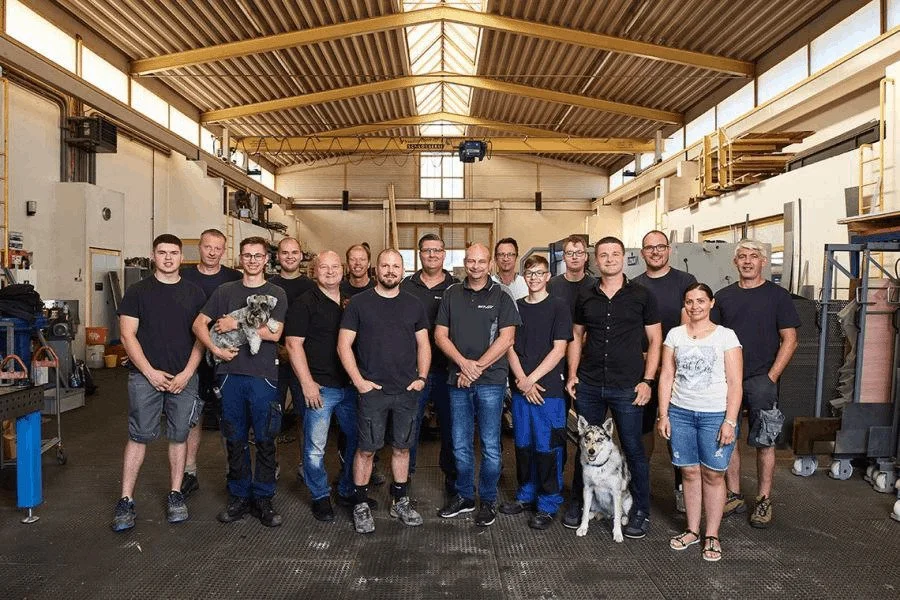 Mtp Team aus Baden. Unser gesamtes Team von Metallbau un Schlosser Experten auf einem Bild