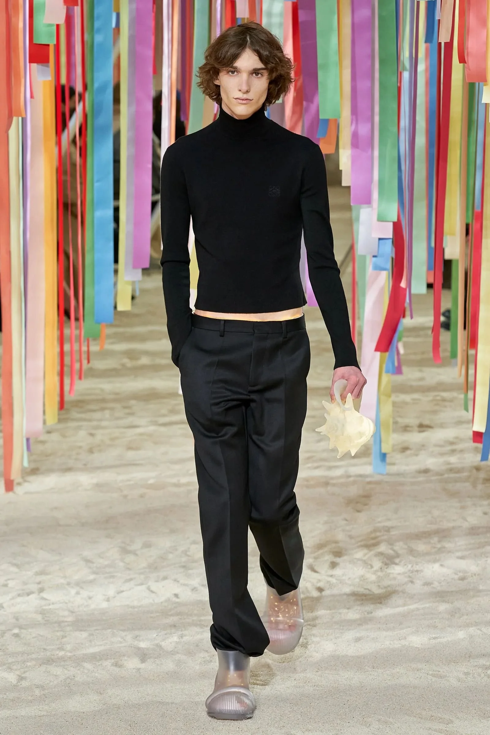 1-jules-belloc-fw22-loewe.jpg