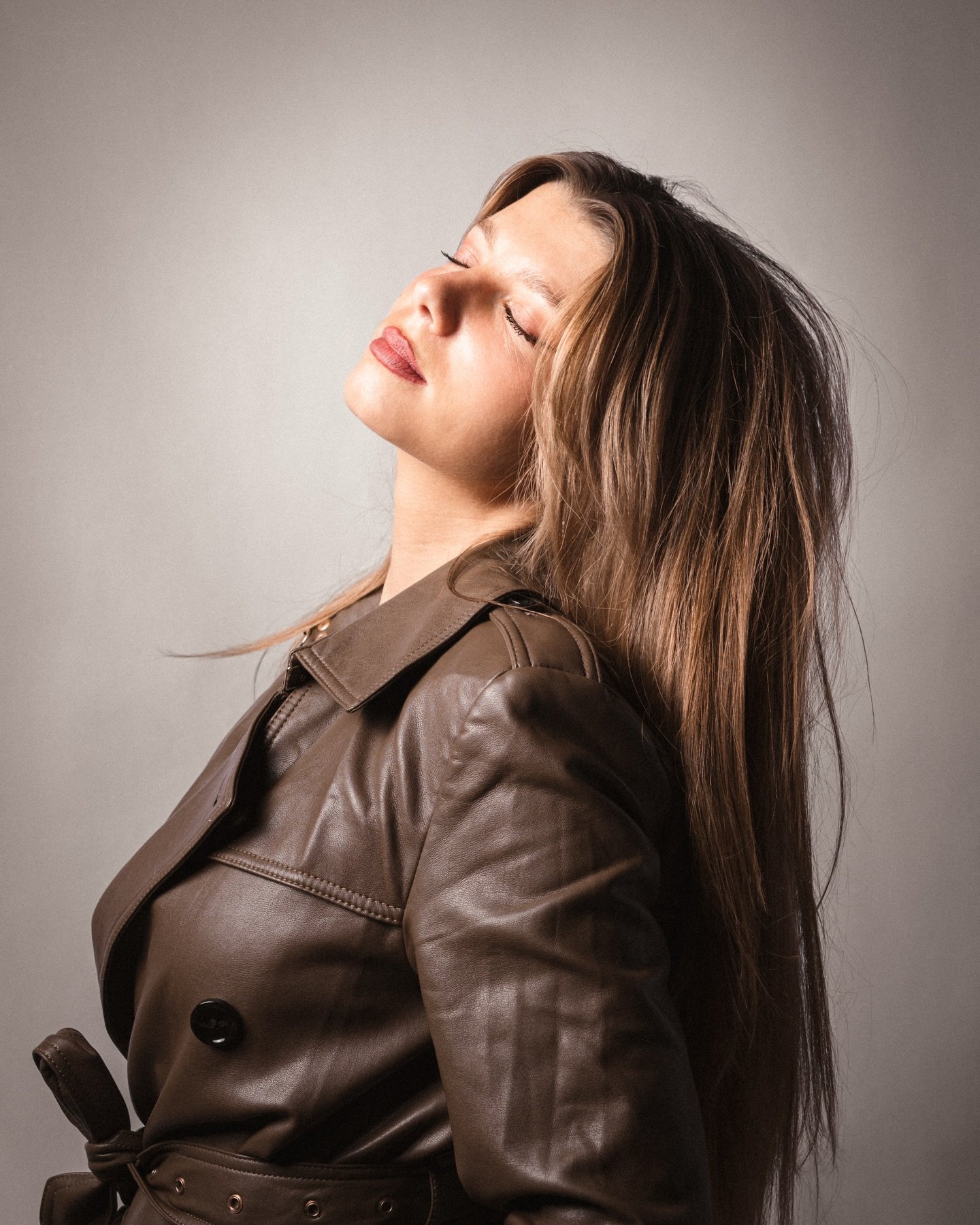 Les d&eacute;tails, c&rsquo;est ce qui fait toute la diff&eacute;rence. ✨
Sur cette s&eacute;rie, je me suis vraiment concentr&eacute; sur l&rsquo;essentiel : la mati&egrave;re et le regard.
J&rsquo;ai un coup de c&oelig;ur particulier pour le montag