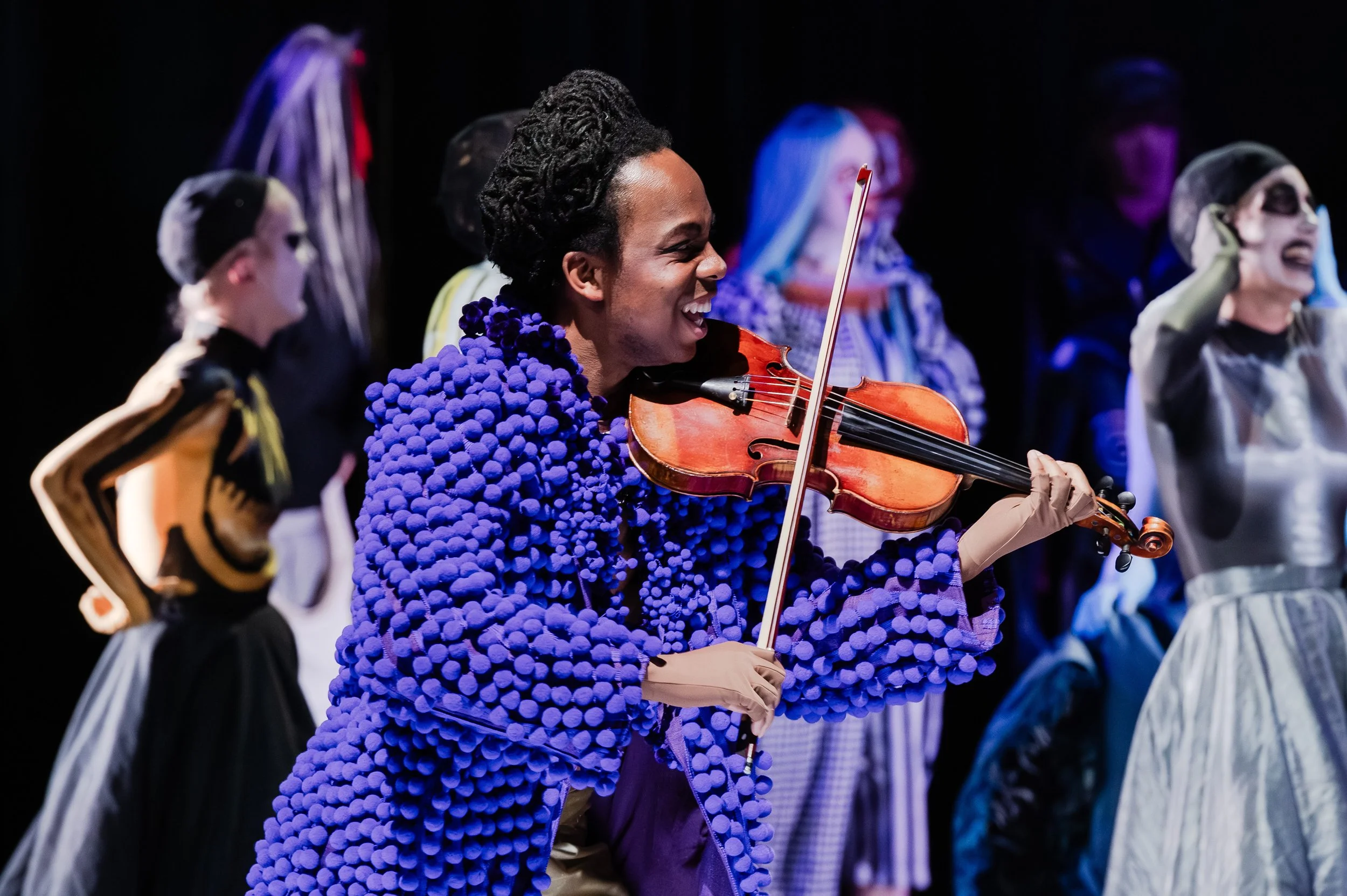Kyle Fearon-Wilson as Bacchus (Musikalische Komödie Leipzig) ©Kirsten Nijhof
