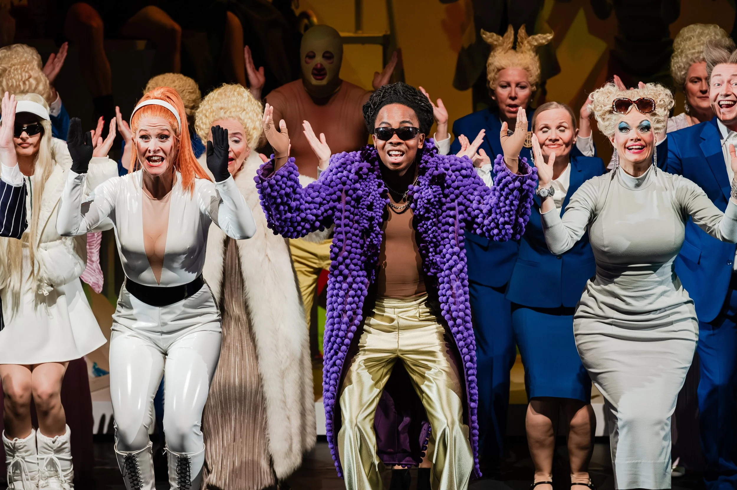 Kyle Fearon-Wilson as Bacchus (Musikalische Komödie Leipzig) ©Kirsten Nijhof