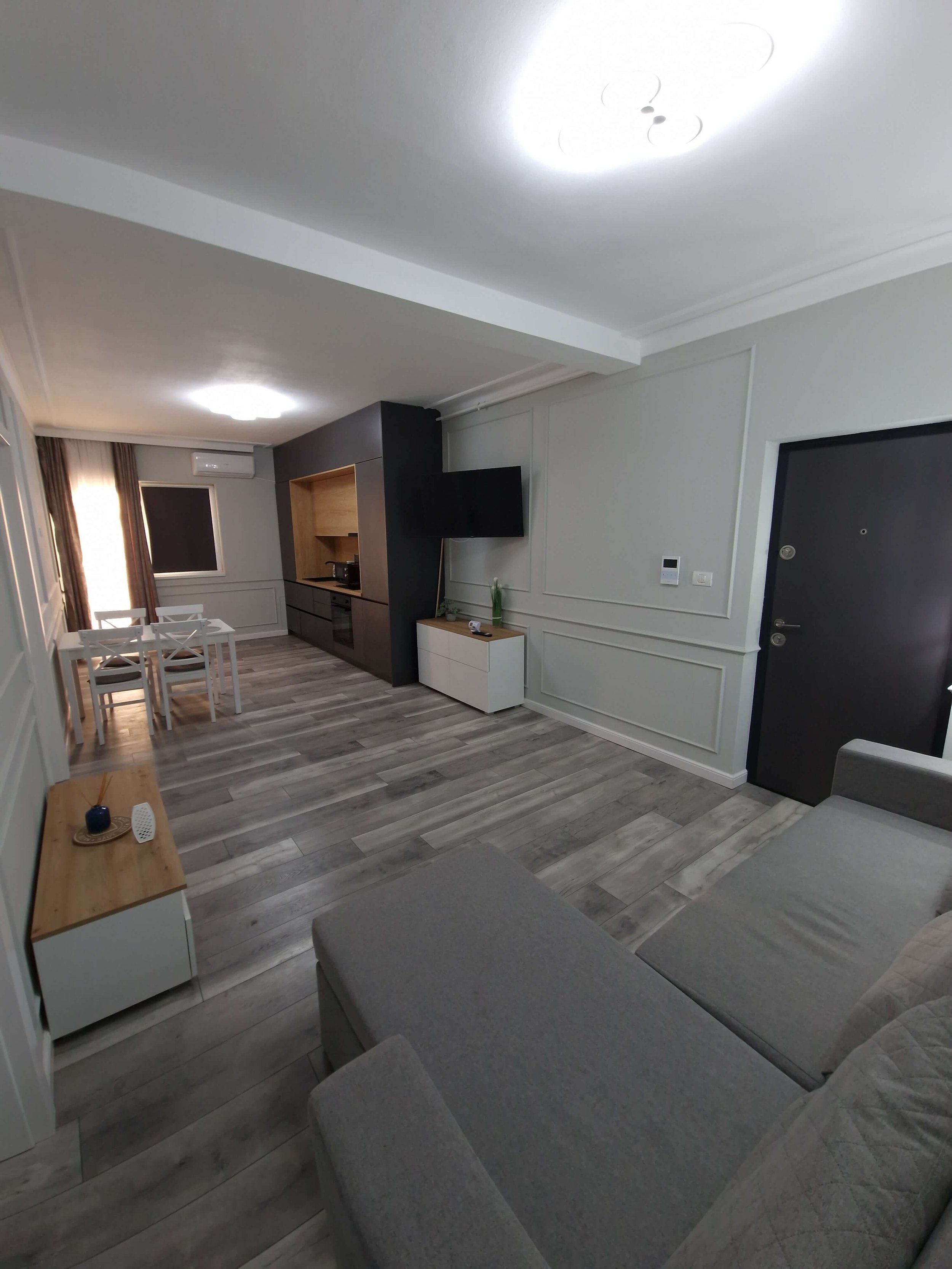 Cambio de distribuciones en pisos de Madrid, España: optimizamos metros al milímetro.