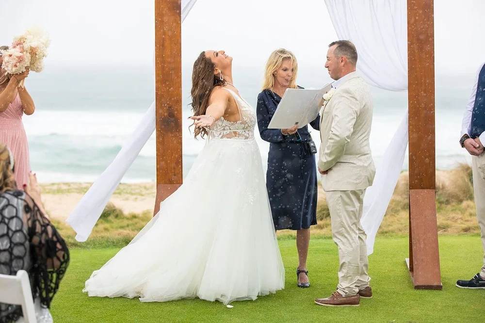 Wedding photography in rain and stormy weather