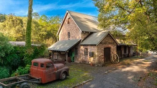 Georges Rustic Village photography location