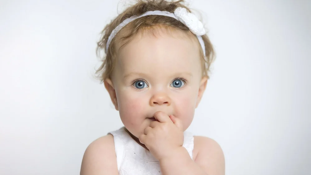 Toddler portrait by Cole Studios