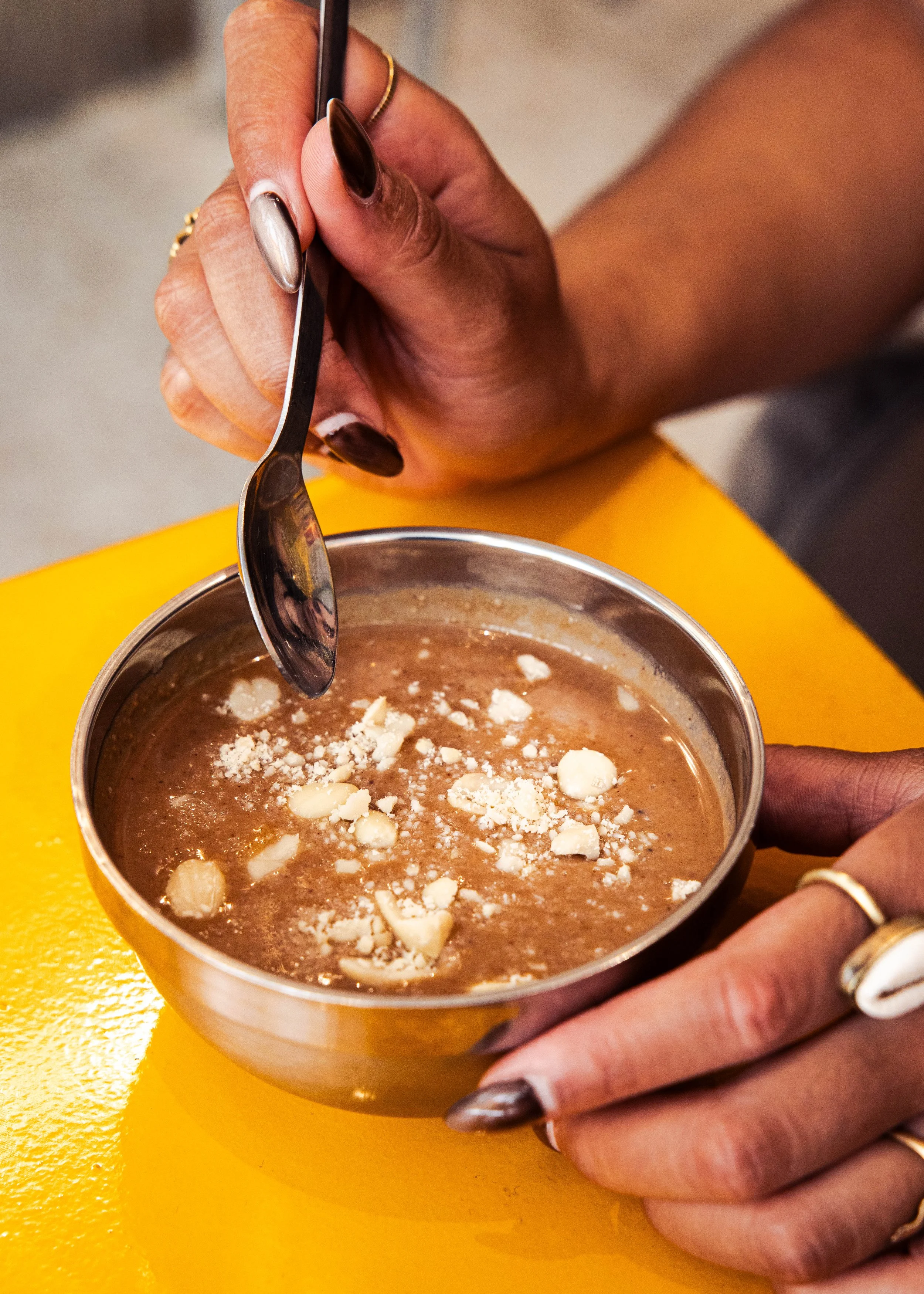 Ngalakh, dessert sénégalais à l’arachide et au mil servi chez DKR