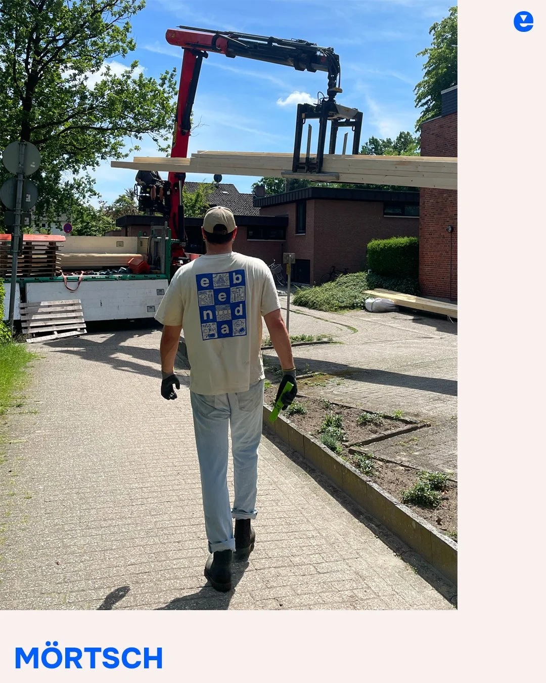 Vieles von dem, woran wir tagt&auml;glich t&uuml;fteln, k&ouml;nnen wir meist erst viele Monate sp&auml;ter zeigen. 

Die Idee, Planung und Umsetzung von diesem Projekt dagegen ging ratzfatz: eigene ebenda-Shirts, die wir seit einigen Wochen flei&szl
