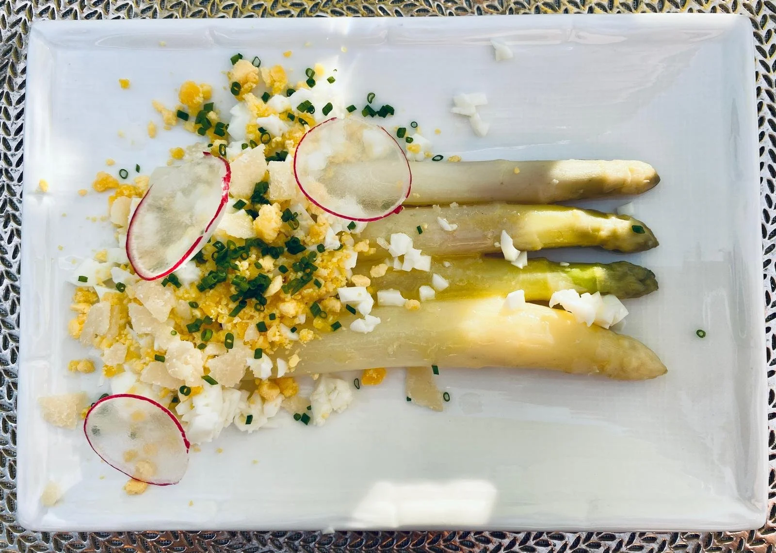 Asperges et oeufs
