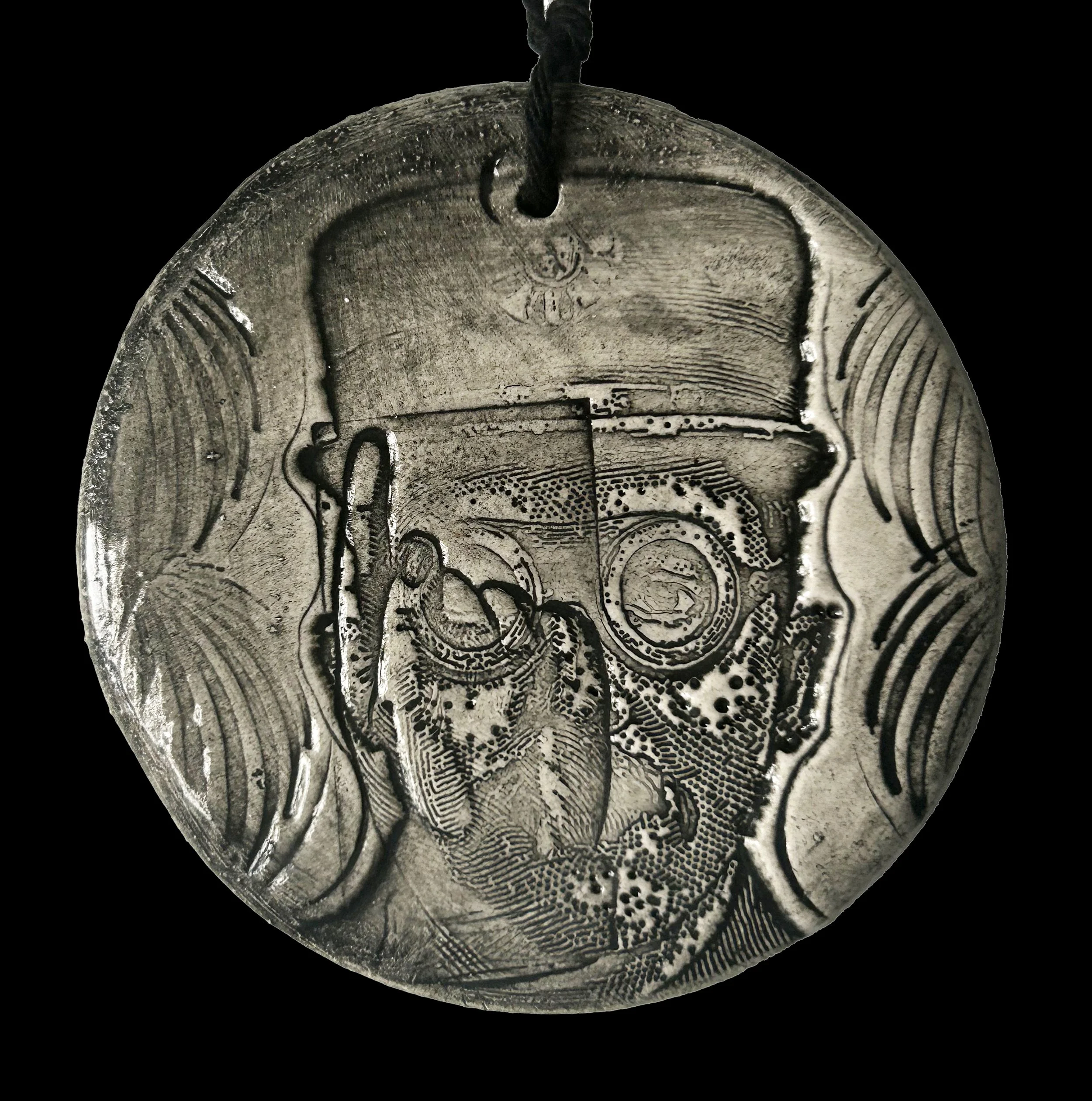 Ceramic Keepsake Wall Hanging: Grey Man