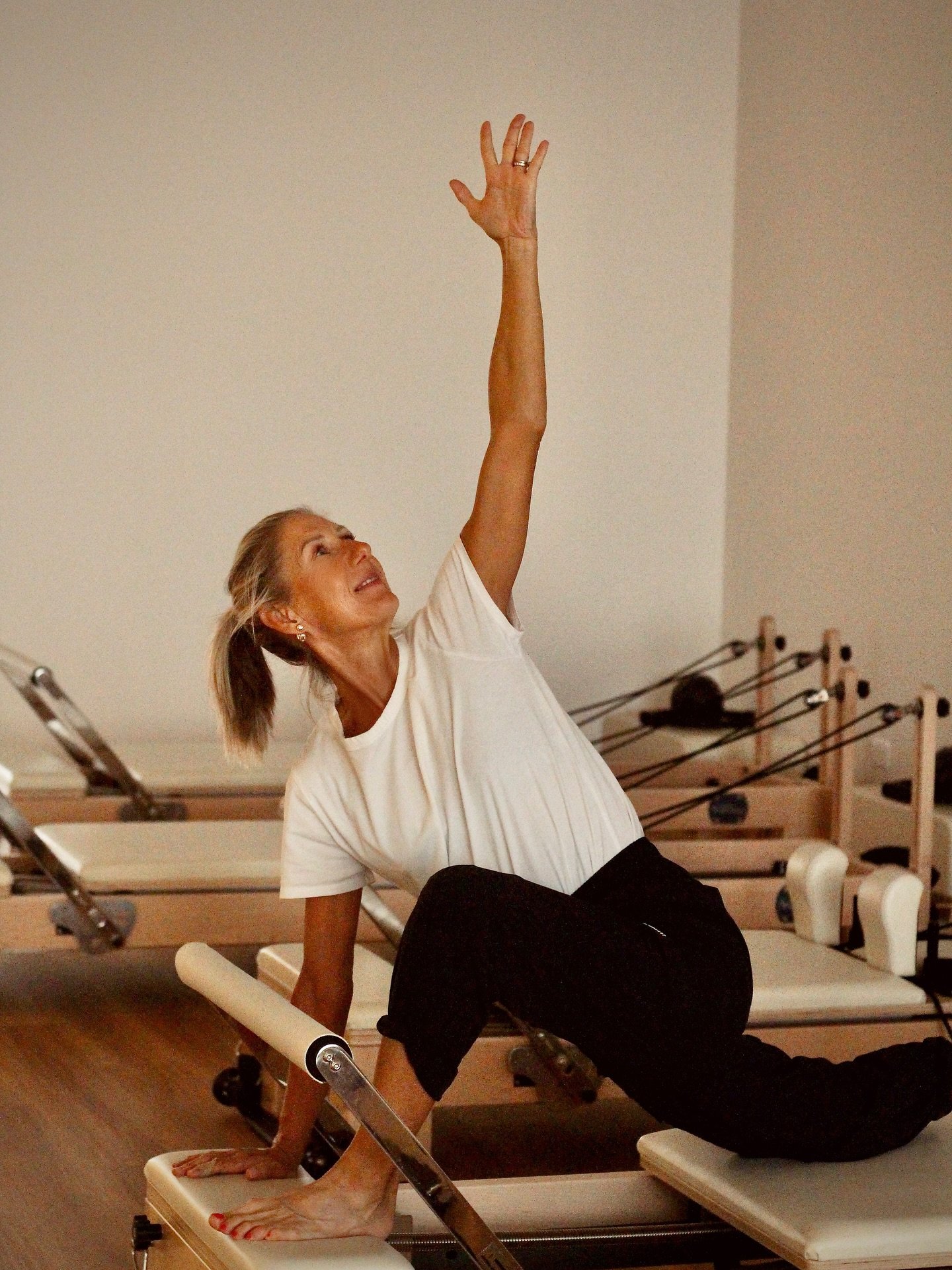 Everyone meet Georgia! 💛

Georgia has been teaching Tuesday mornings at our studio for a little while now. 

Georgia has a wealth of knowledge about Pilates &amp; is a true believer in the Pilates Method, teaching true Pilates with passion and purpo