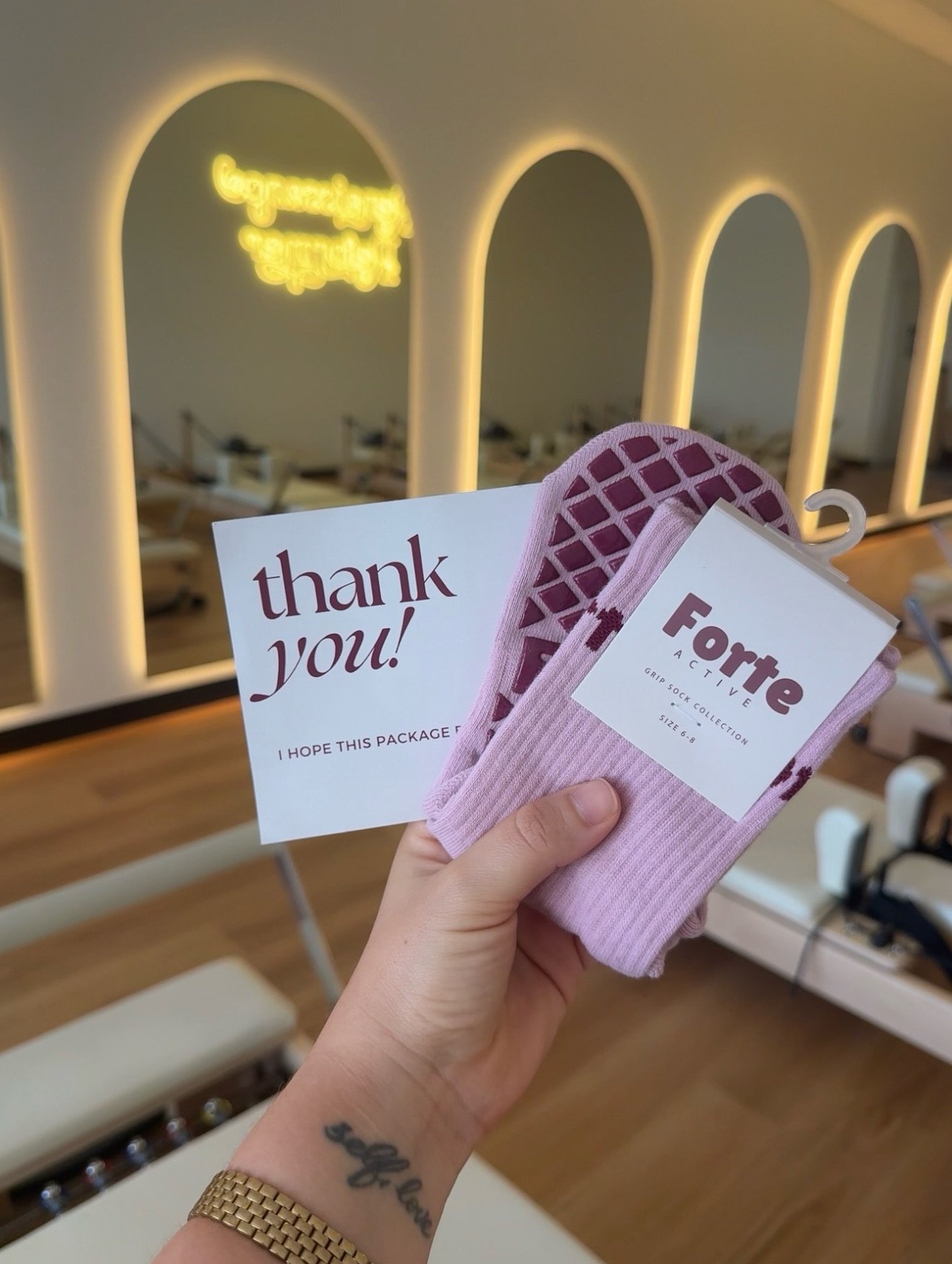 Trialing some new grippies from @forte.active_ 🎀

Super nice quality &amp; the grip is perfection. ✨