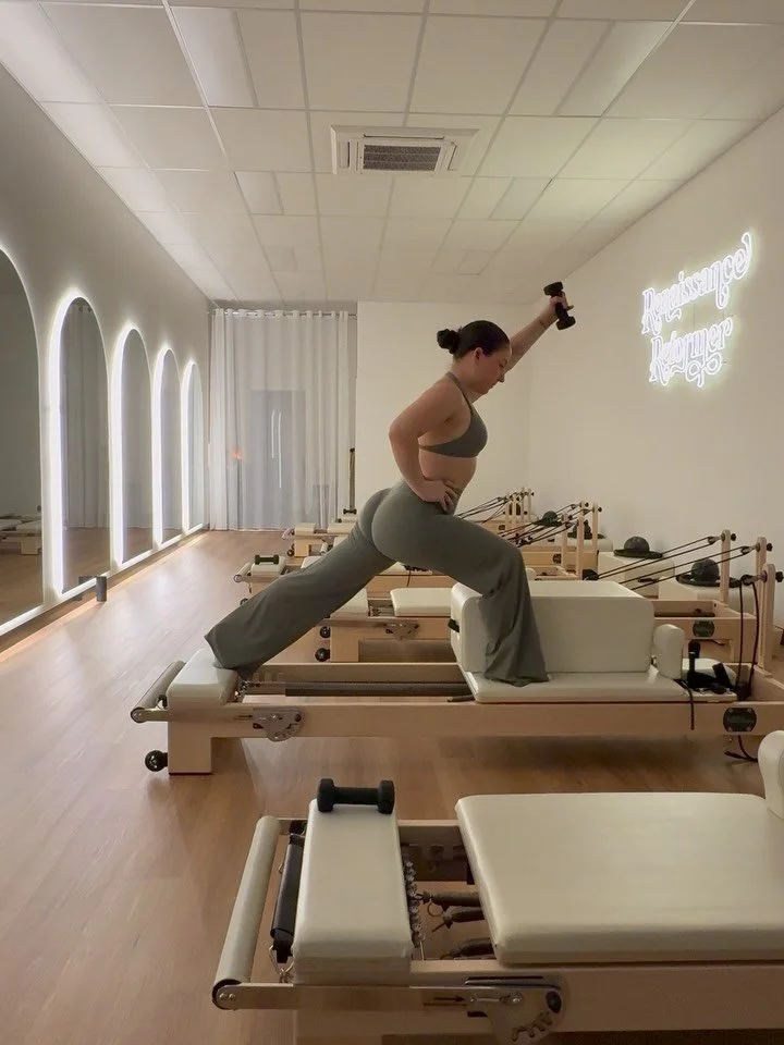 A flow that deserves to be slowed down!

Full body class on 1 medium spring + 2kg weight! 

Enjoy &amp; save to teach later 🤍