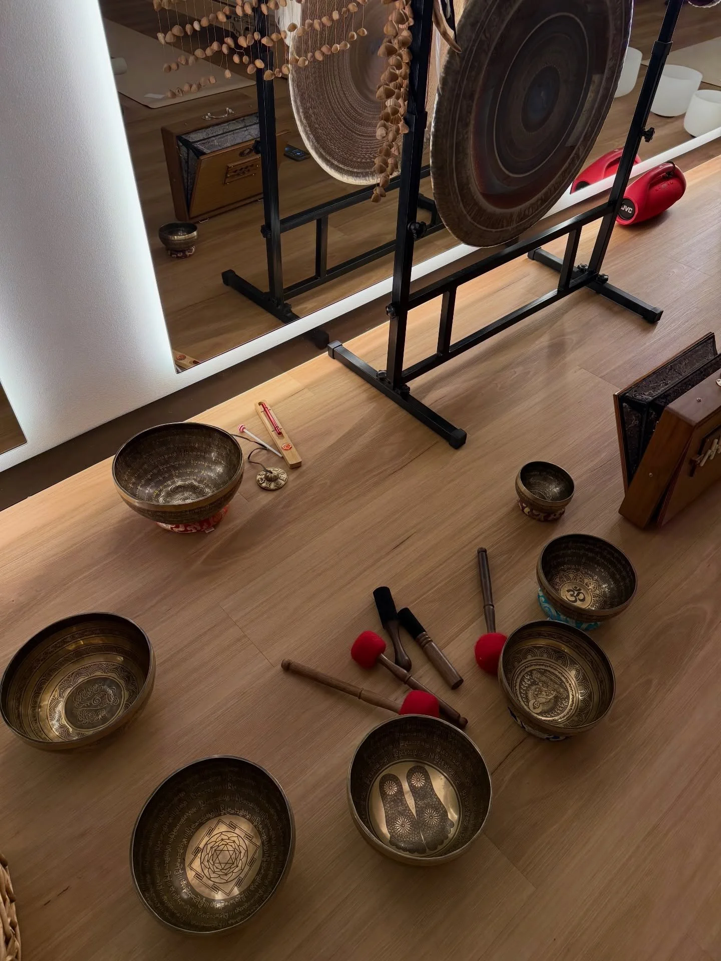 True wellness begins on the inside. 
Our nervous system plays a huge role in how our life plays out. 
Taking care of the internal is just as significant as the external.
Taking time to slow down is crucial for your well-being.
Our sound baths are one