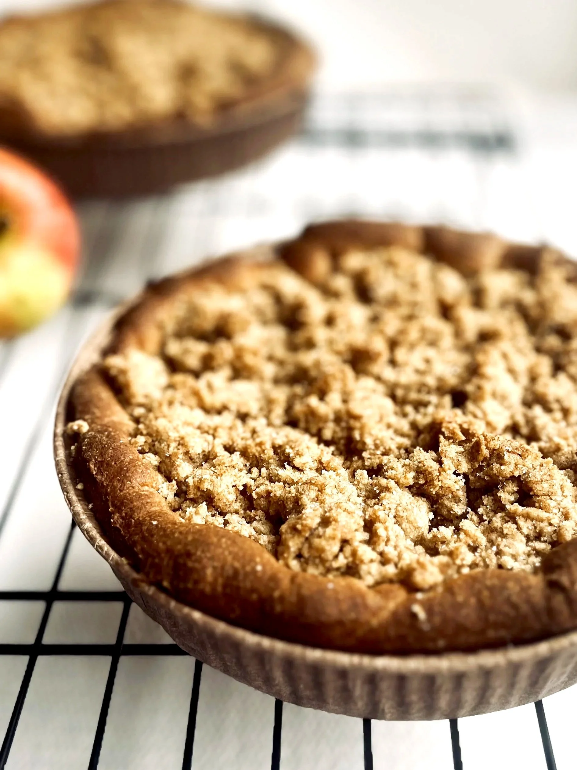 Vollkorn Apple Crumble aus 100 % Bio-Vollkornweizen mit saftiger Apfelfüllung.