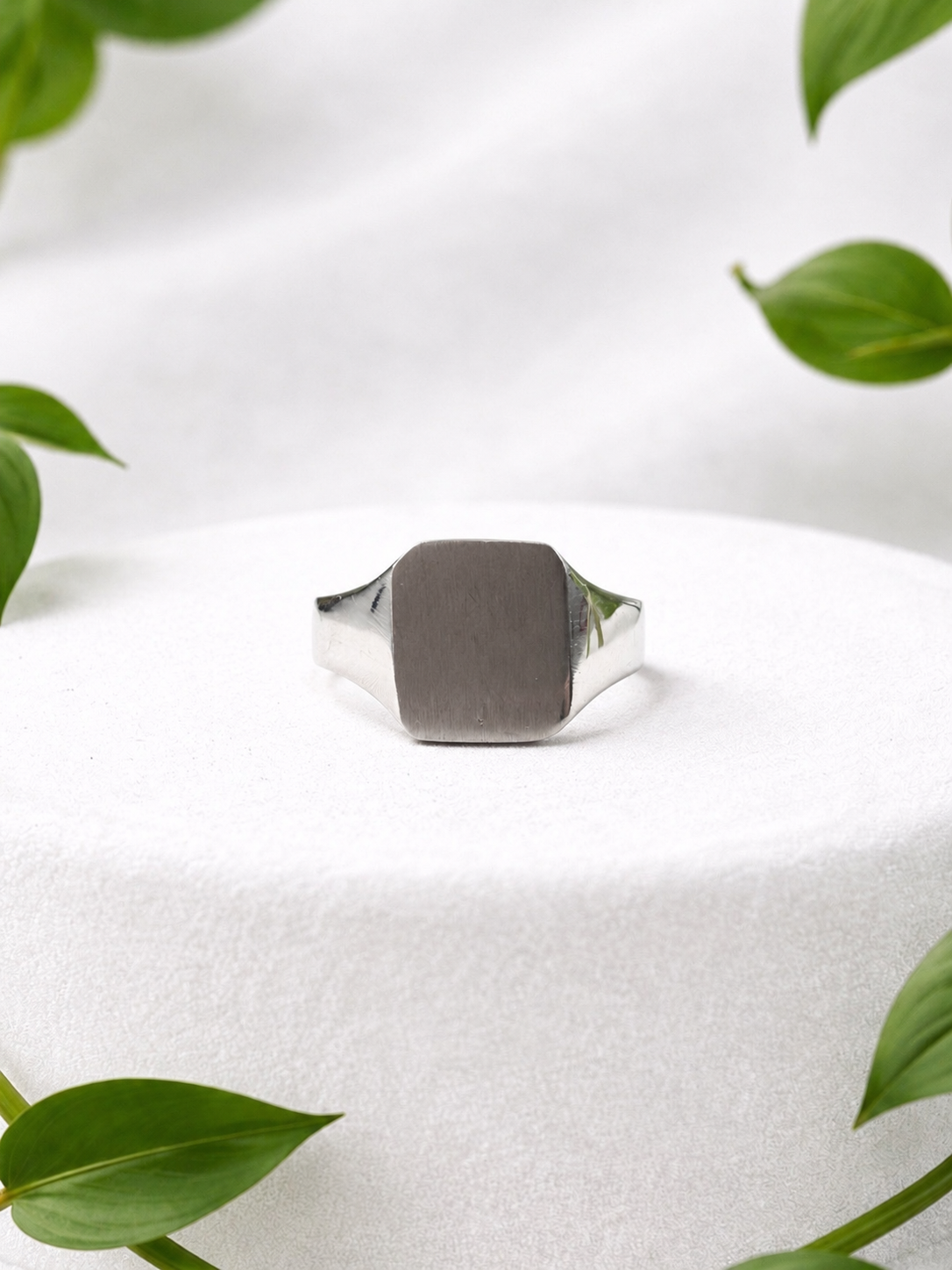 9K White Gold Signet Ring