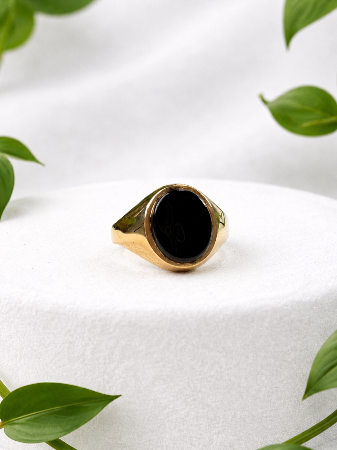 Onyx Yellow Gold Ring