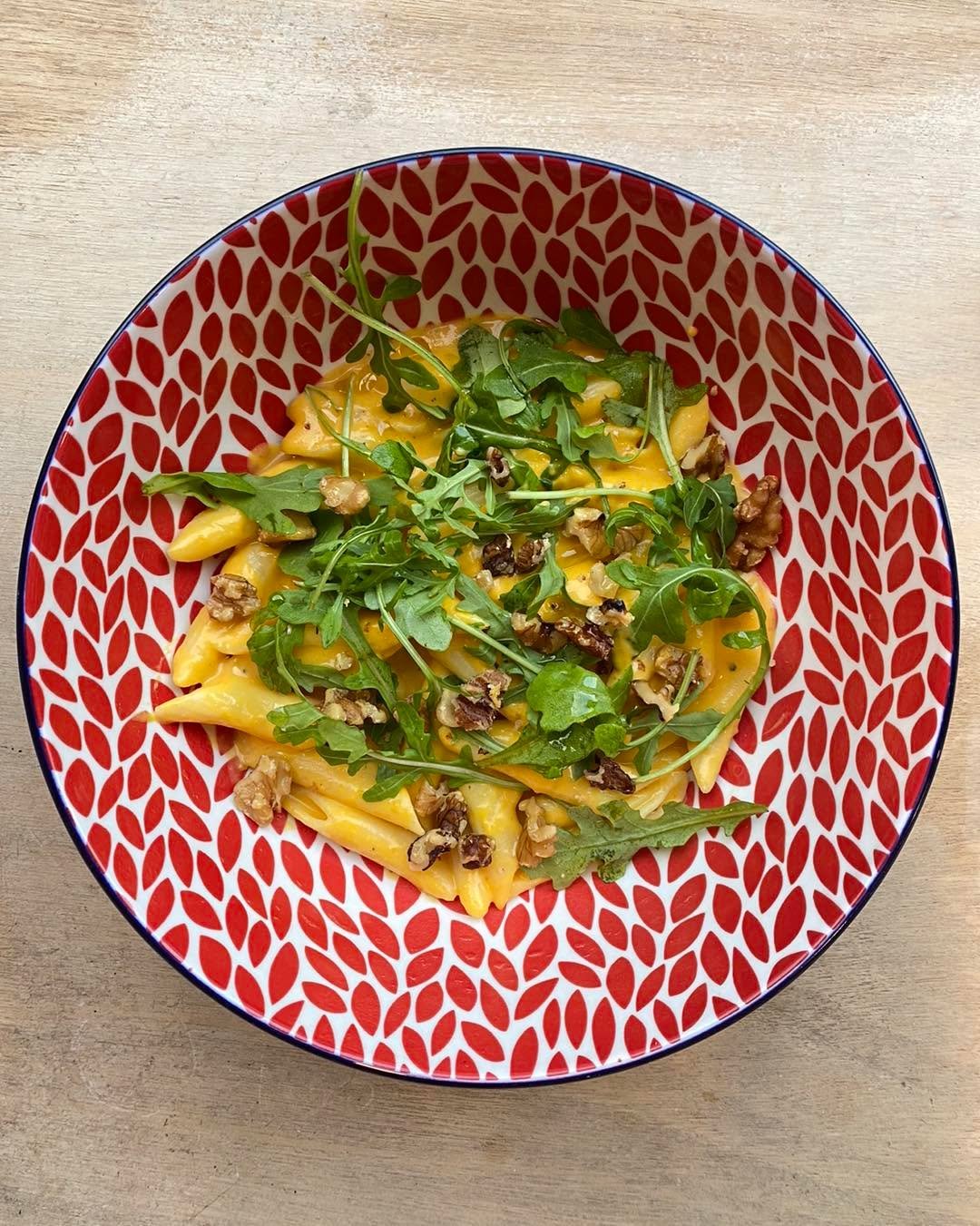 Les p&acirc;tes sauce cr&eacute;meuse au butternut. Un plat terriblement r&eacute;confortant &agrave; retrouver dans la cat&eacute;gorie &laquo; plats tr&egrave;s gourmands &raquo; de mon menu d&rsquo;automne. A s&eacute;lectionner parmi les  200 rec