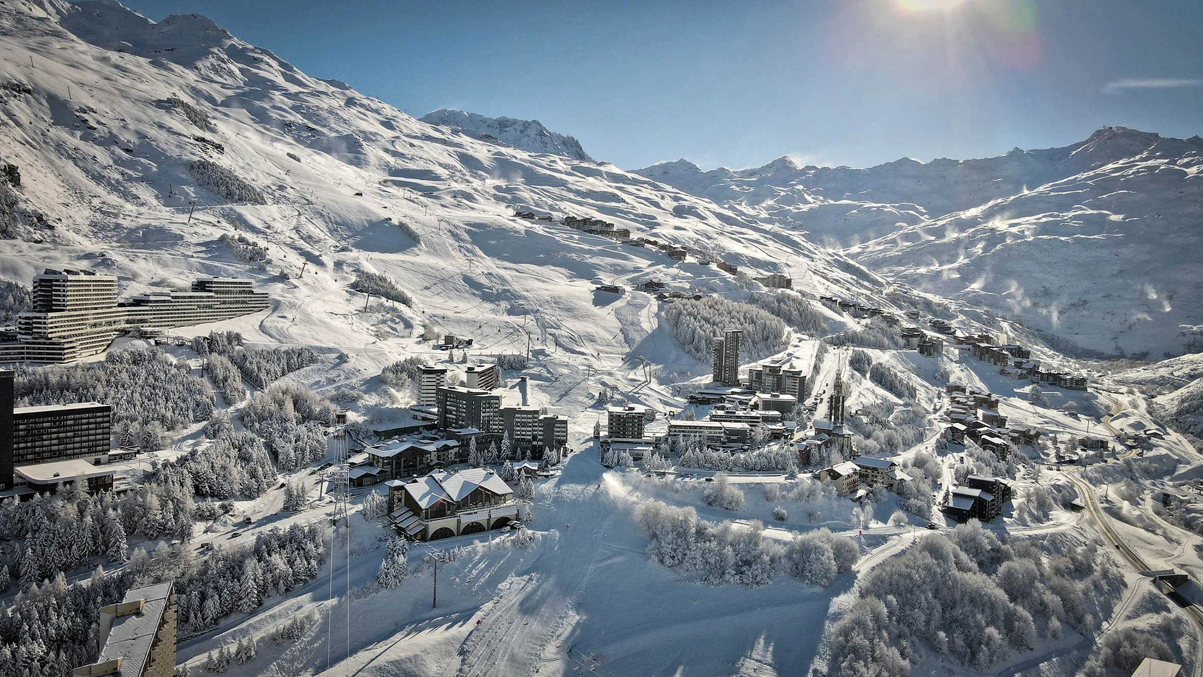 Vue panoramique hivernale des Menuires dans la Vallée des Belleville