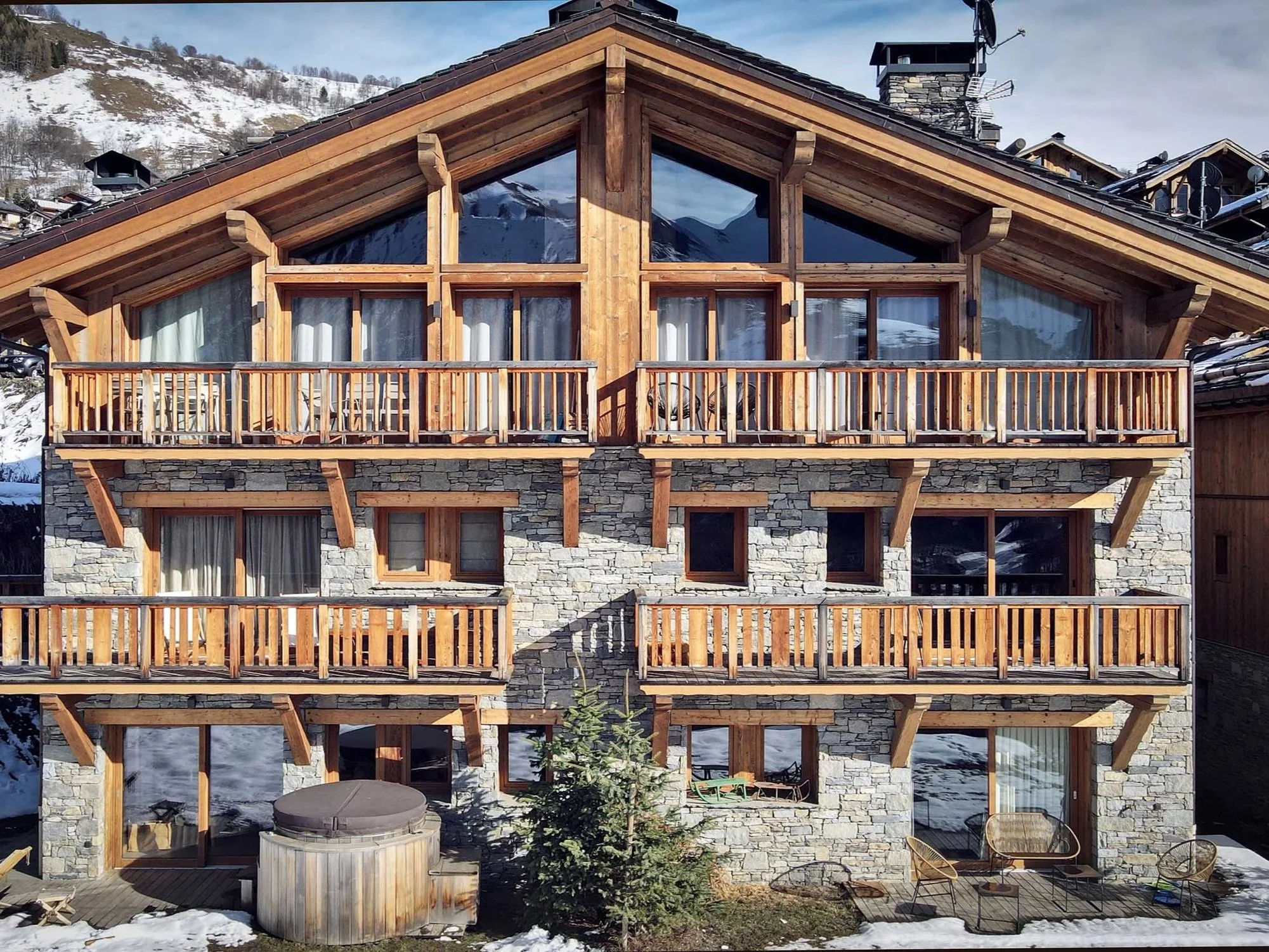 Façade de la résidence d’un appartement de 95 m² à vendre à Saint-Martin-de-Belleville