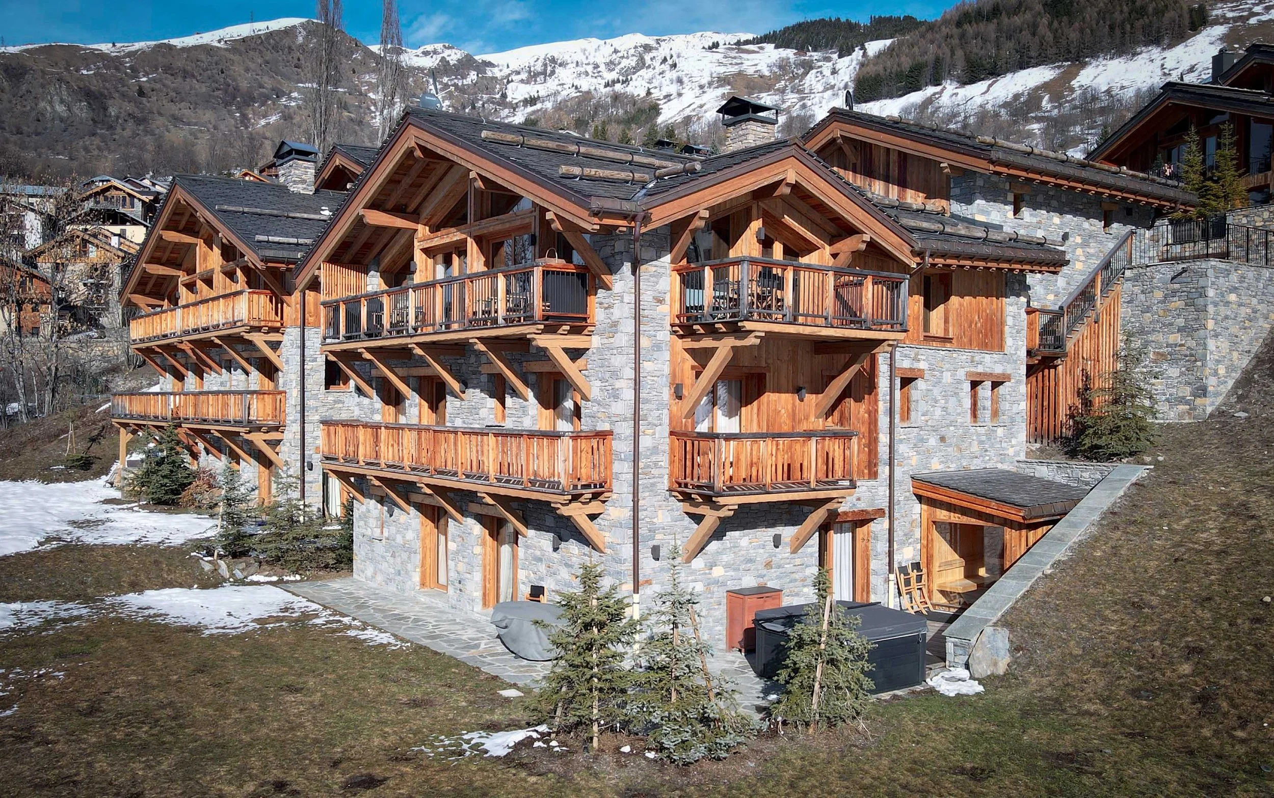 Appartement à vendre à Saint-Martin-de-Belleville par HOME SUMMIT, agence immobilière spécialiste des biens de prestige dans les 3 Vallées."