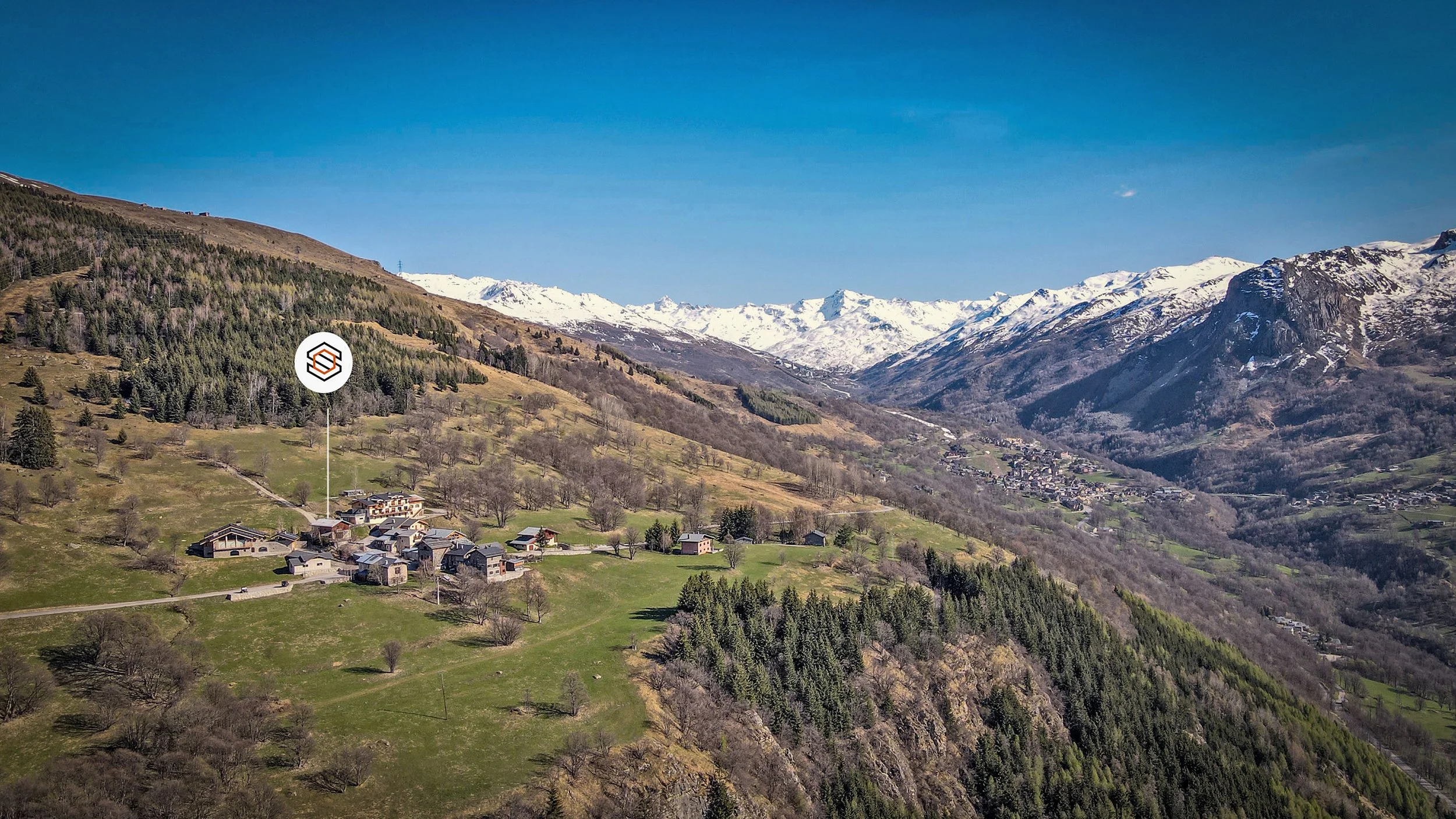 Situation du chalet à vendre à Saint-Martin-de-Belleville, au cœur de la vallée des Belleville et des 3 Vallées, investissement immobilier proposé par HOME SUMMIT.
