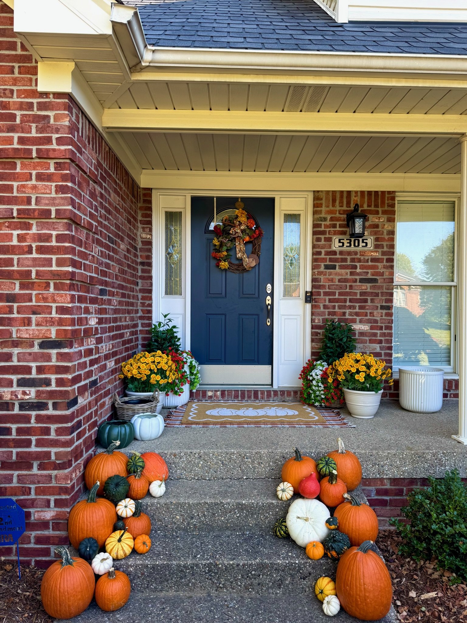 Pumpkin porch delivery Louisville KY