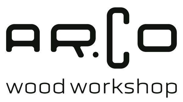 Logo con scritte 'AR.CO' e 'wood workshop' sottostante.