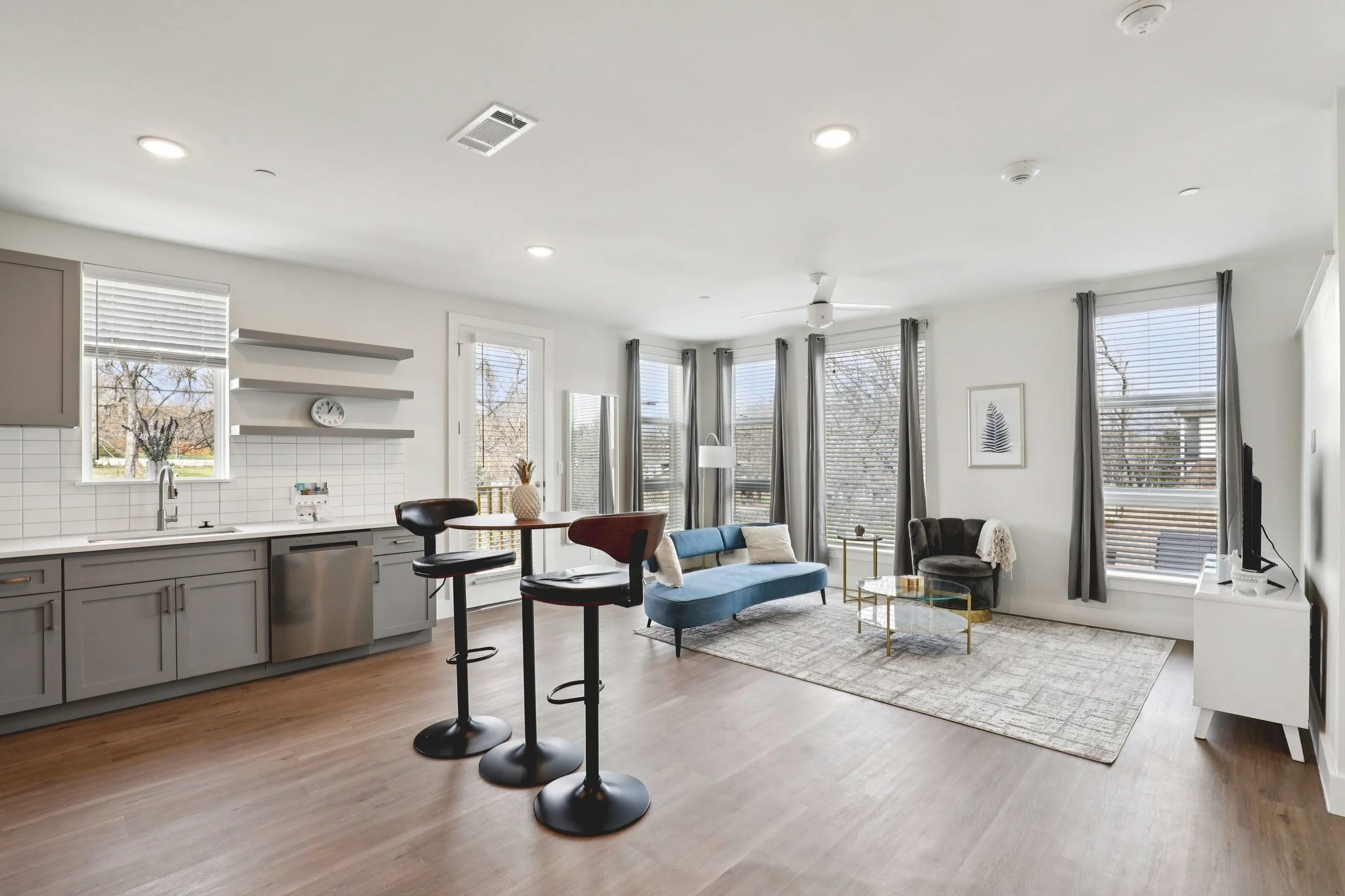 8-web-or-mls-Arroyo Ave-S2102-008.jpg