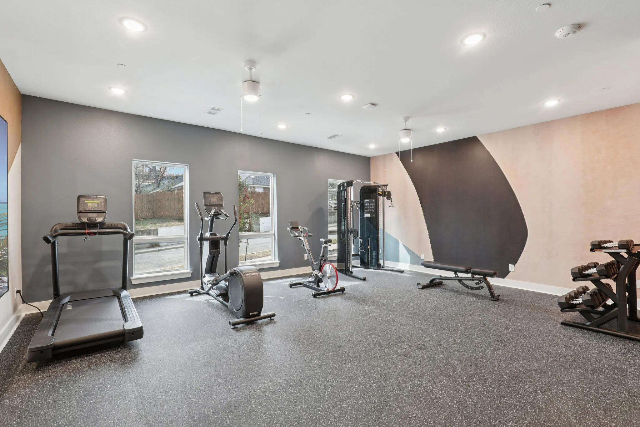 17-web-or-mls-Arroyo Ave-2102-902.jpg